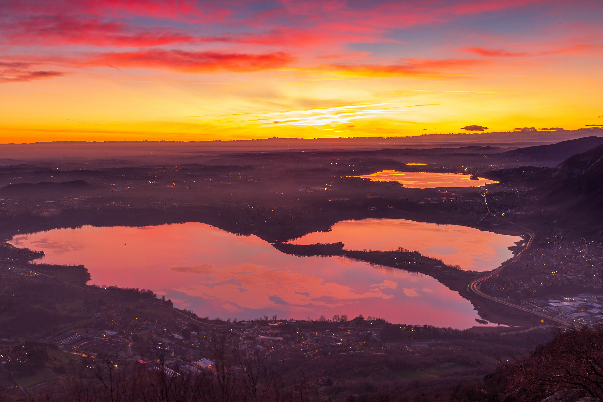 Tramonto sui laghi briantei