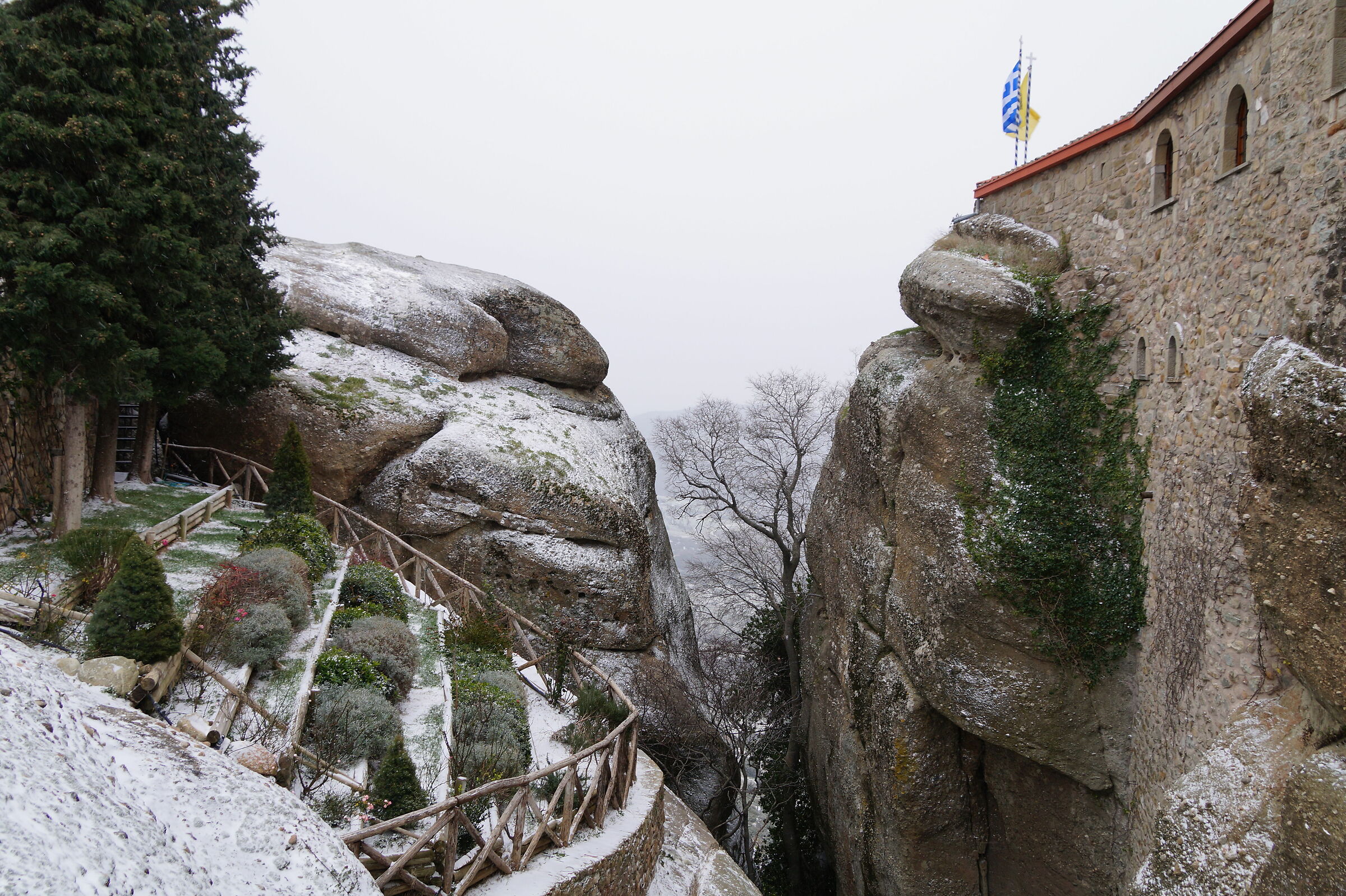 Meteore sotto la neve (Grecia)