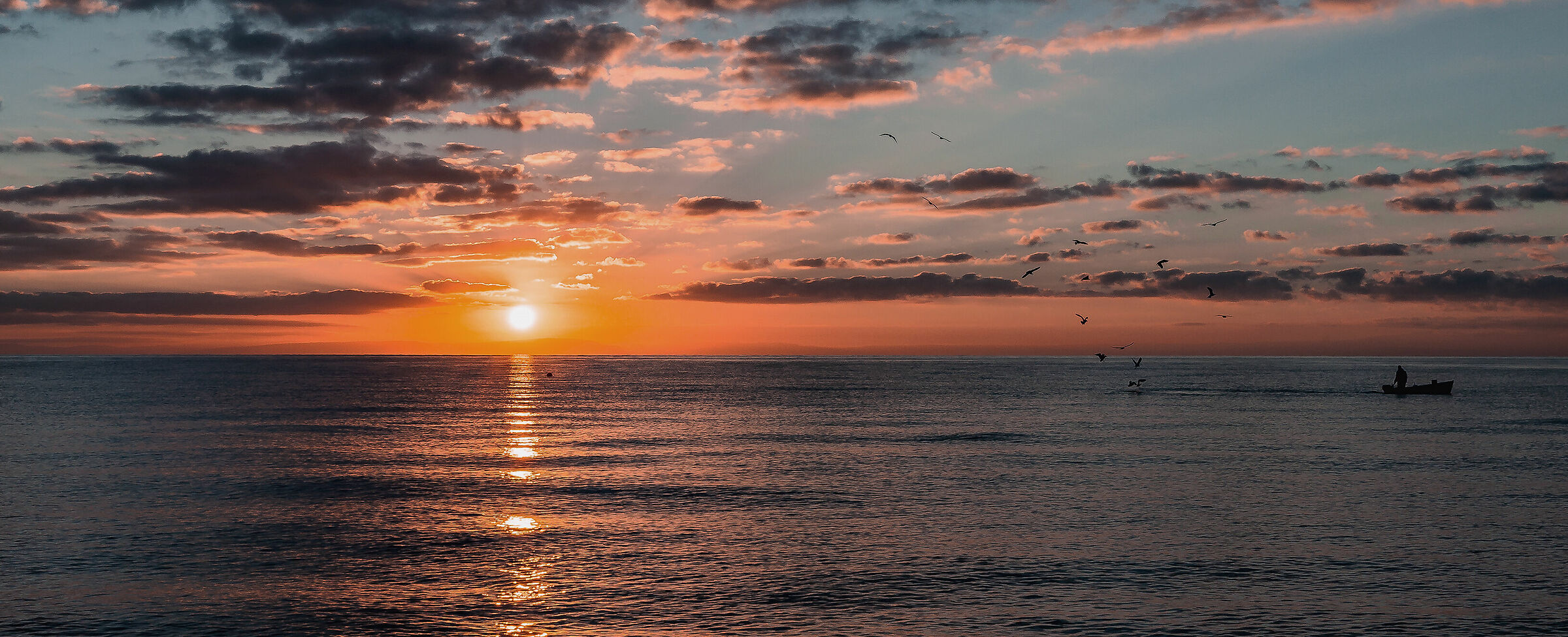 Alba sull'isola di Stromboli