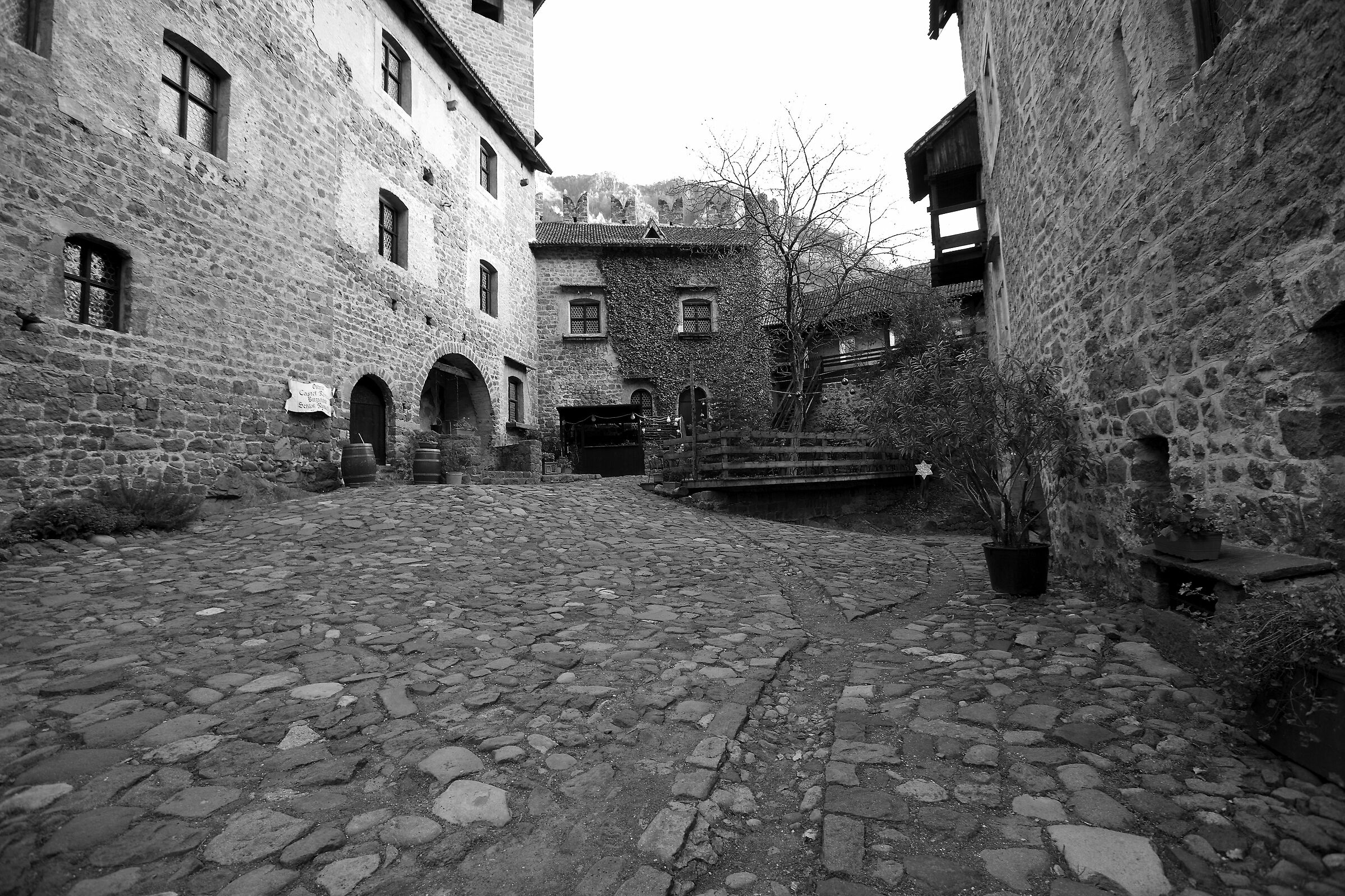 Middle Ages - Castel Roncolo - Bz