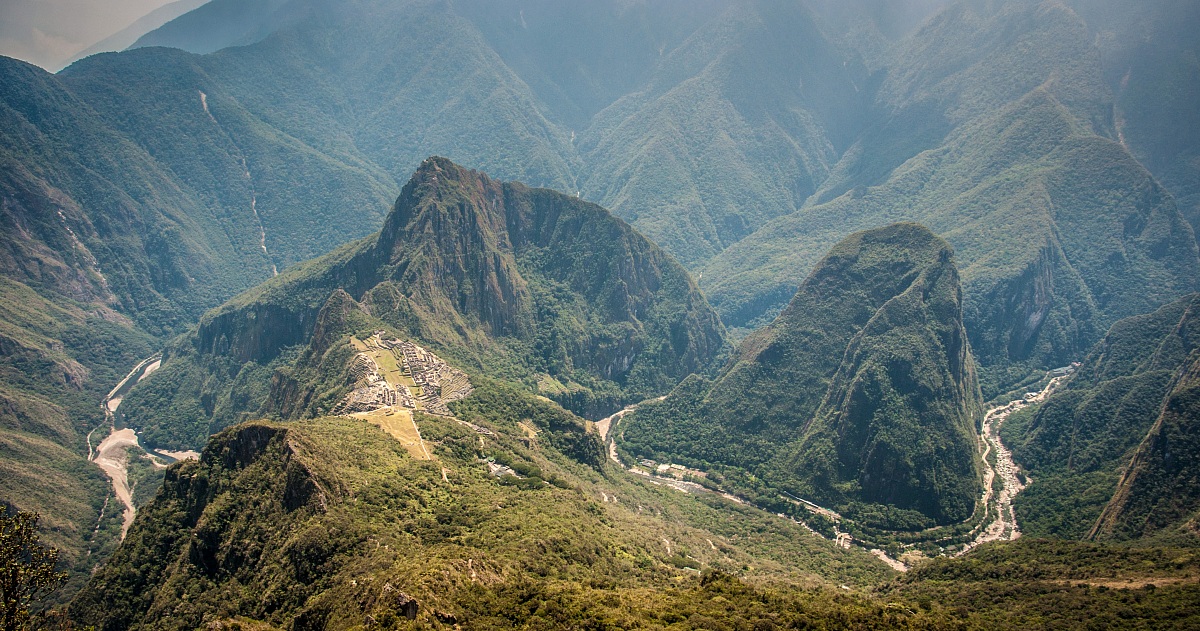 By pico Machu Picchu