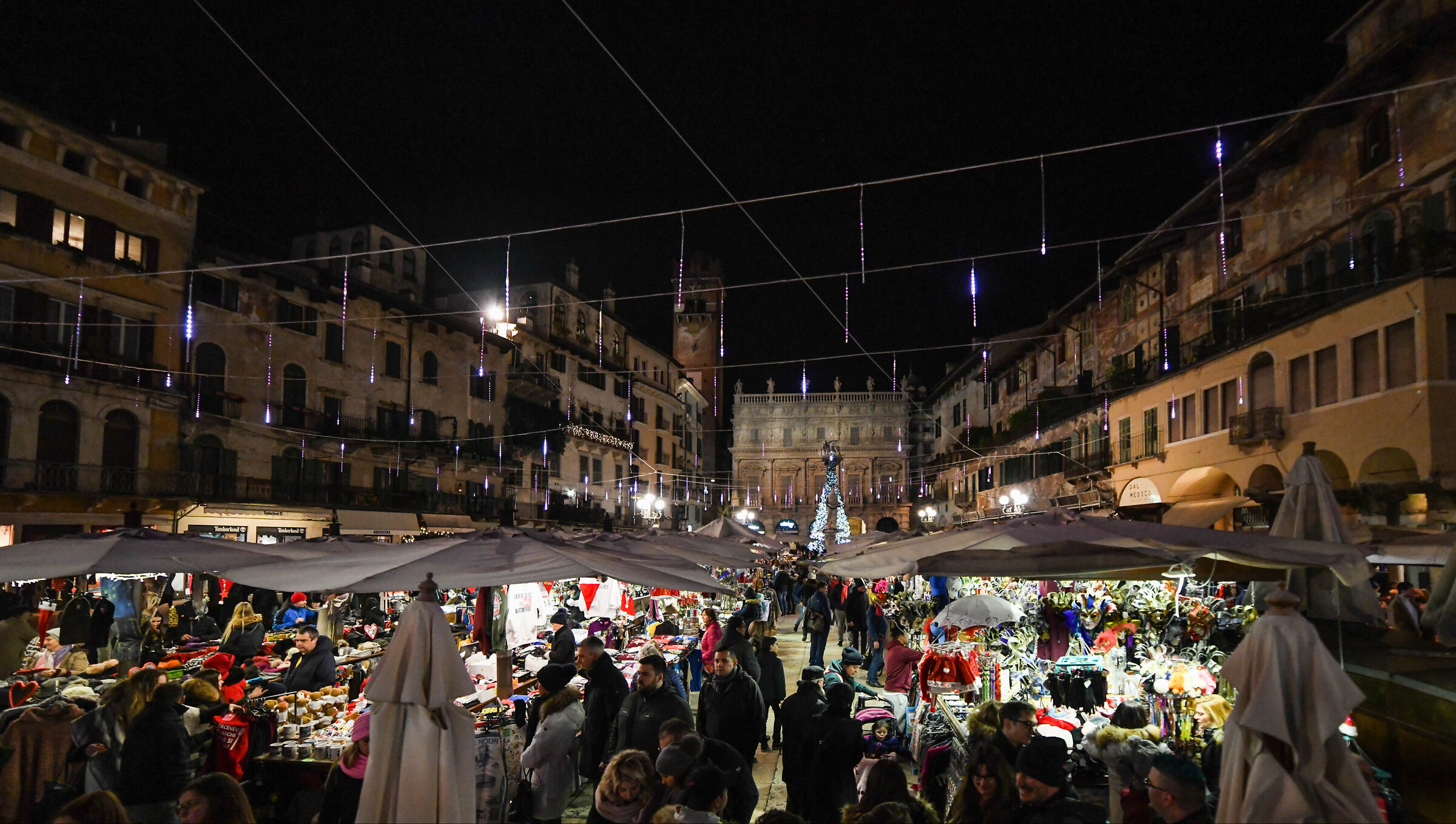 Verona/Piazza Erbe in dicembre