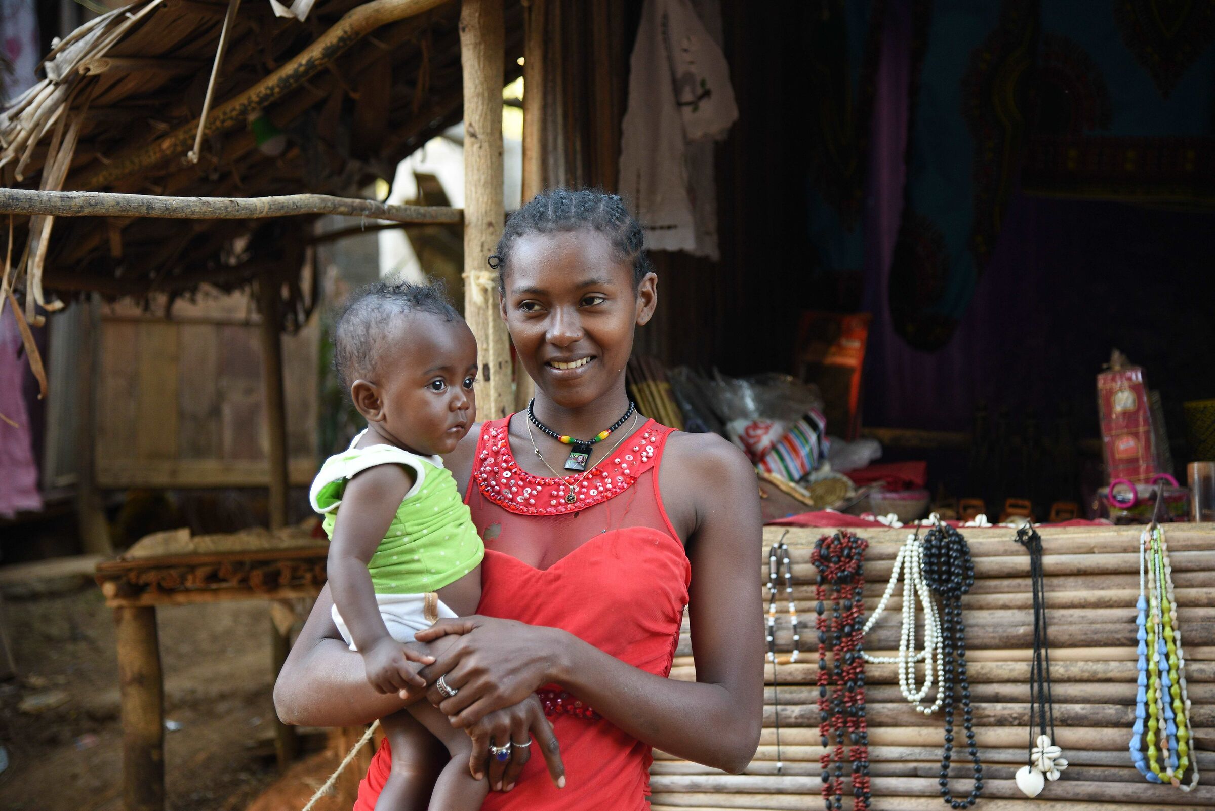 Nosy Be - souvenir seller