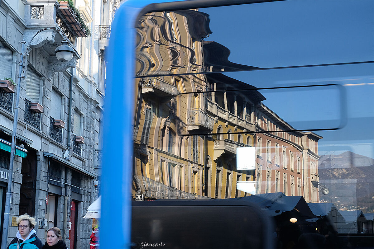 3 reflex sequence of a "Como" city