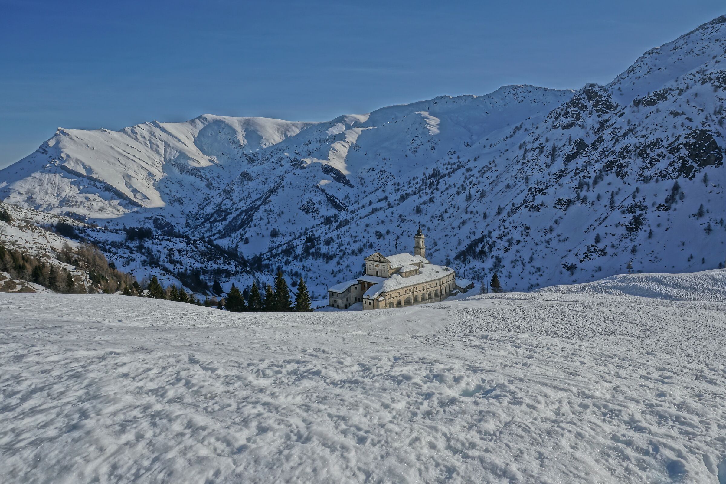 SAN MAGNO SANTUARIO -CASTELMAGNO -CN -