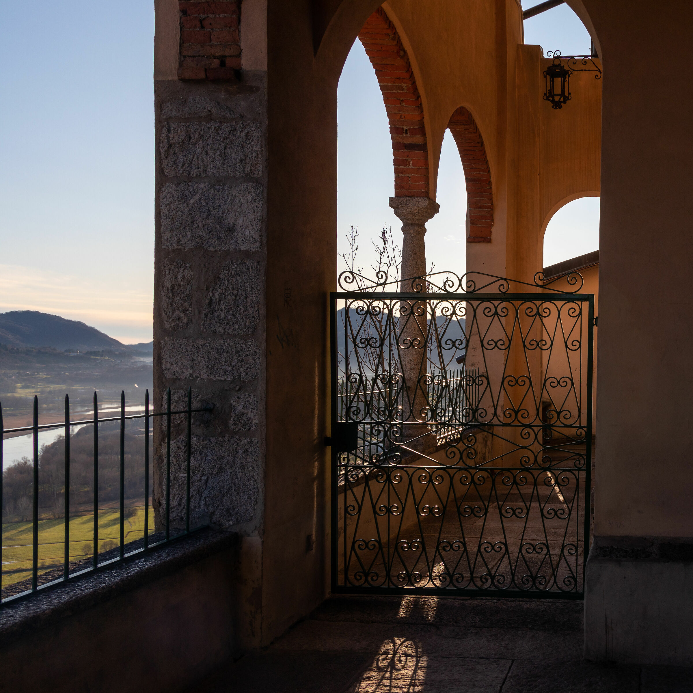 Alba al santuario della Rocchetta