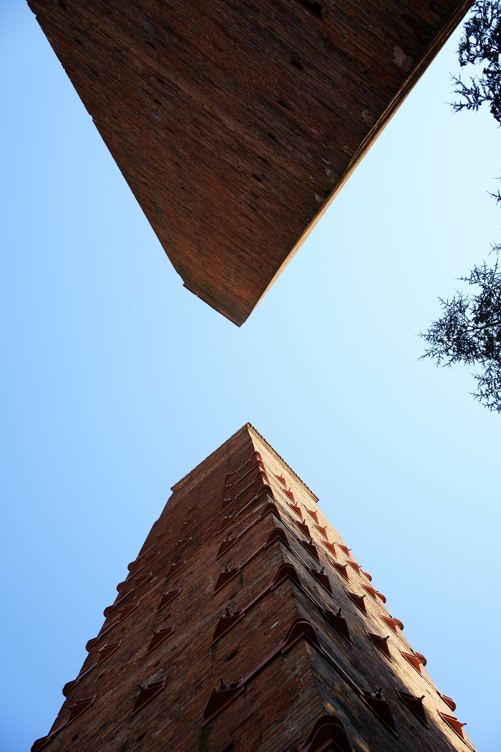 Towers in Leonardo da Vinci Square