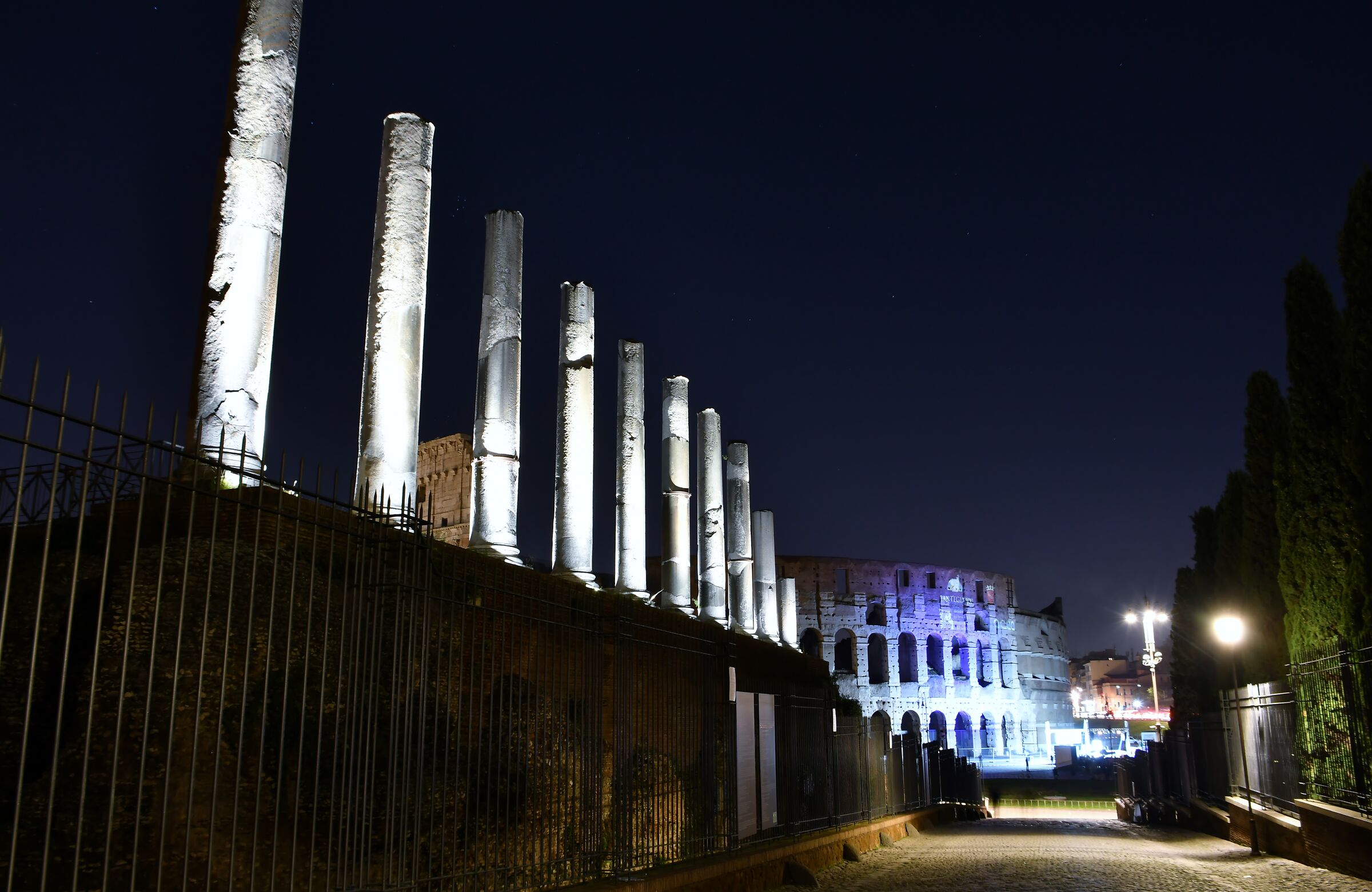 Roman Forum - Colosseum