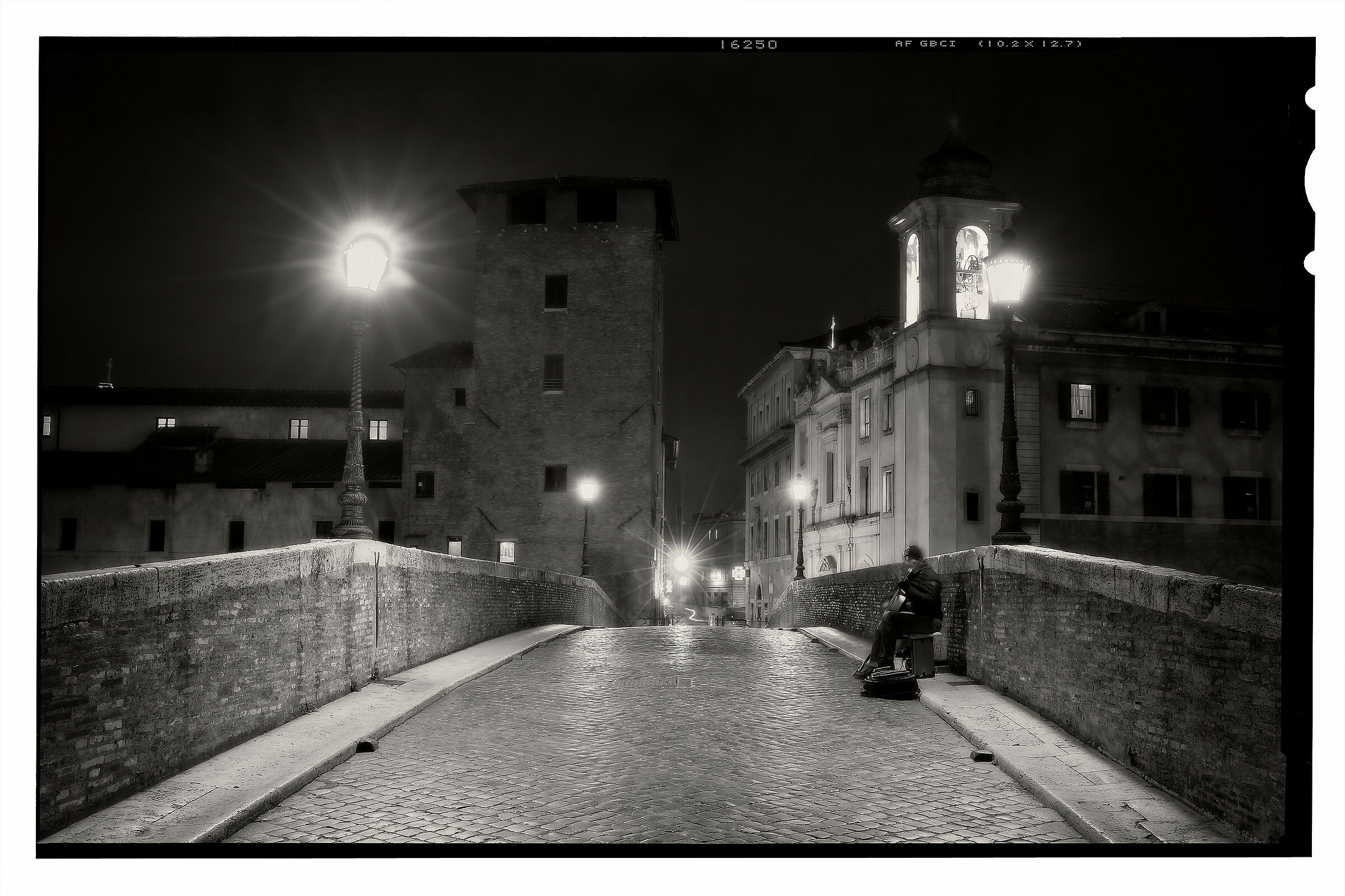 Or Roman guitar... accompany me!