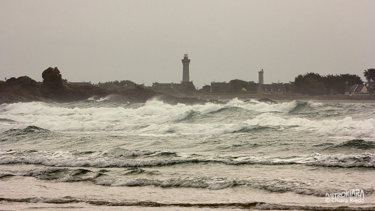 Il mare arrabbiato davanti a Pointe de la Torce