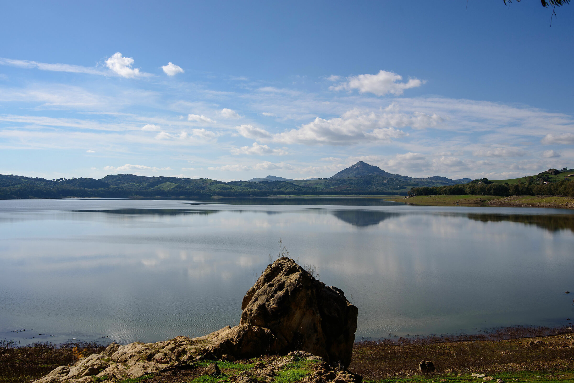 Lago di Pozzillo (en)