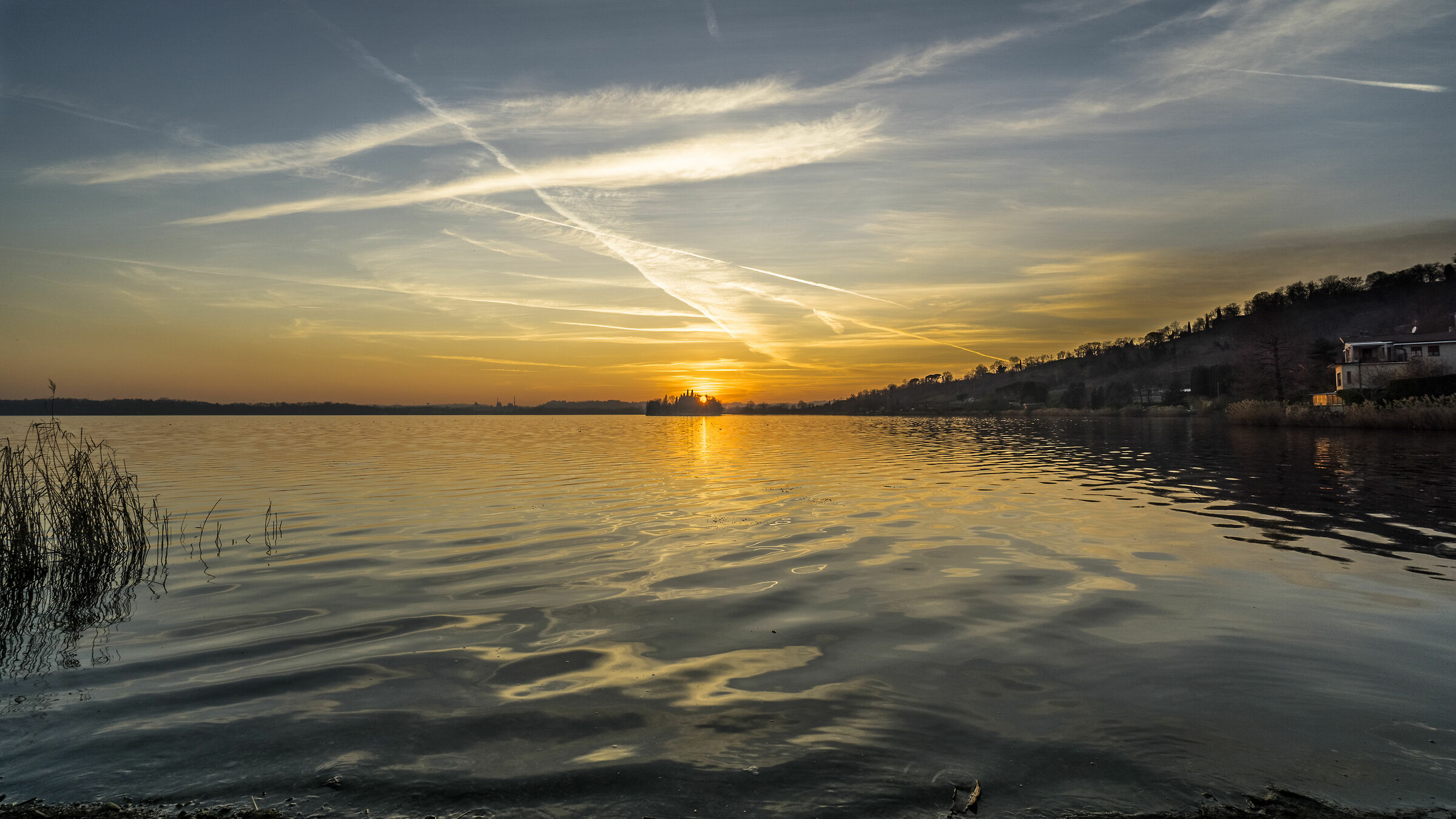 Lake Pusiano, sunset