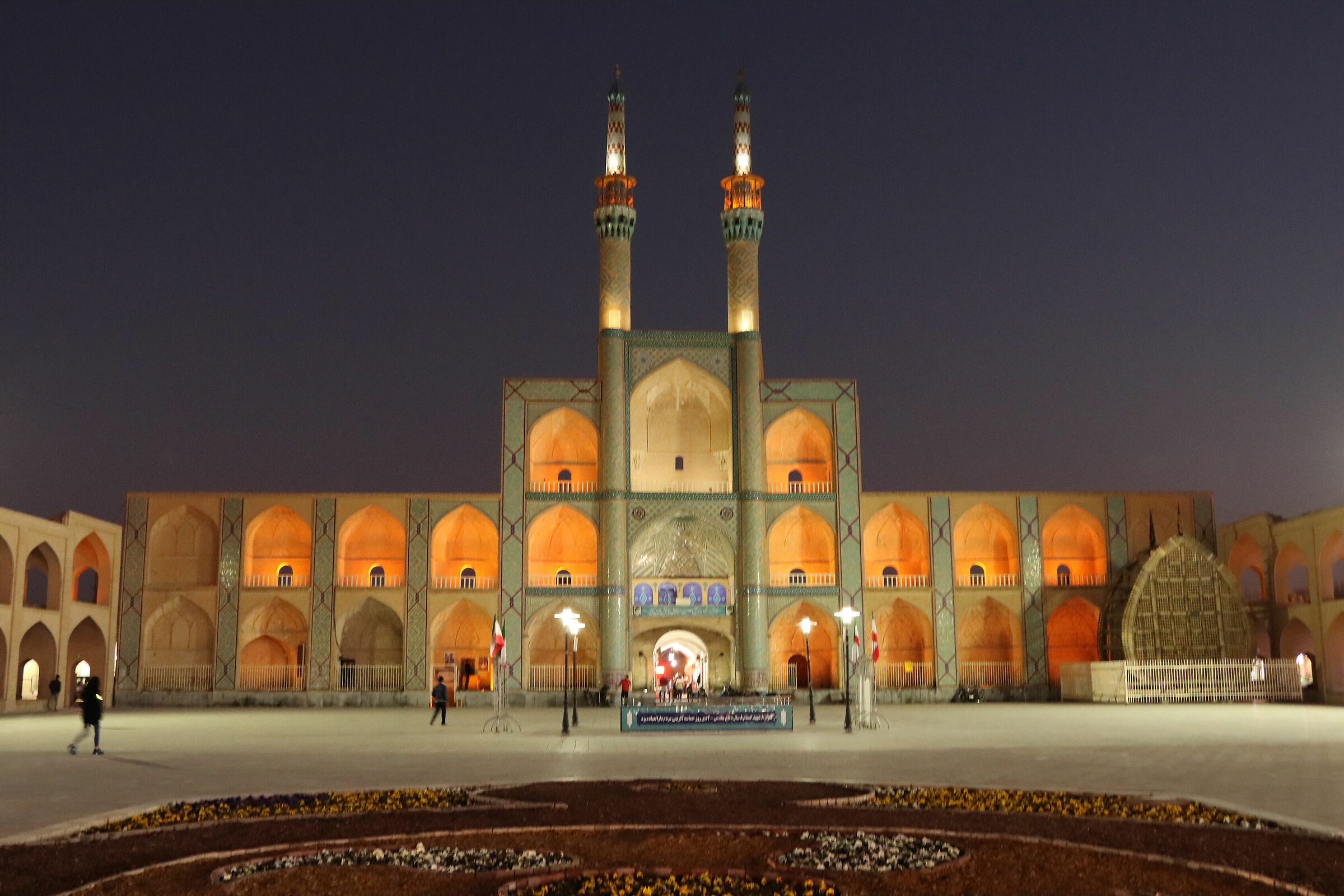piazza di Yazd di sera