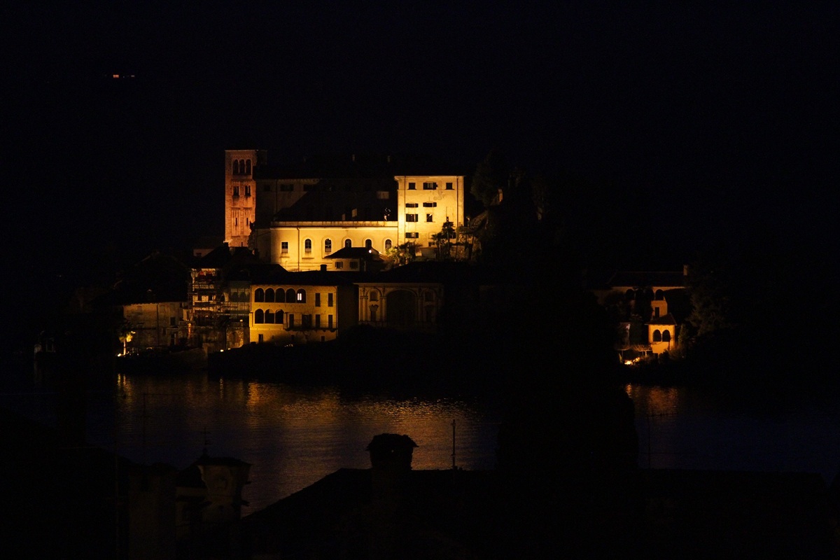 Orta San Giulio by night