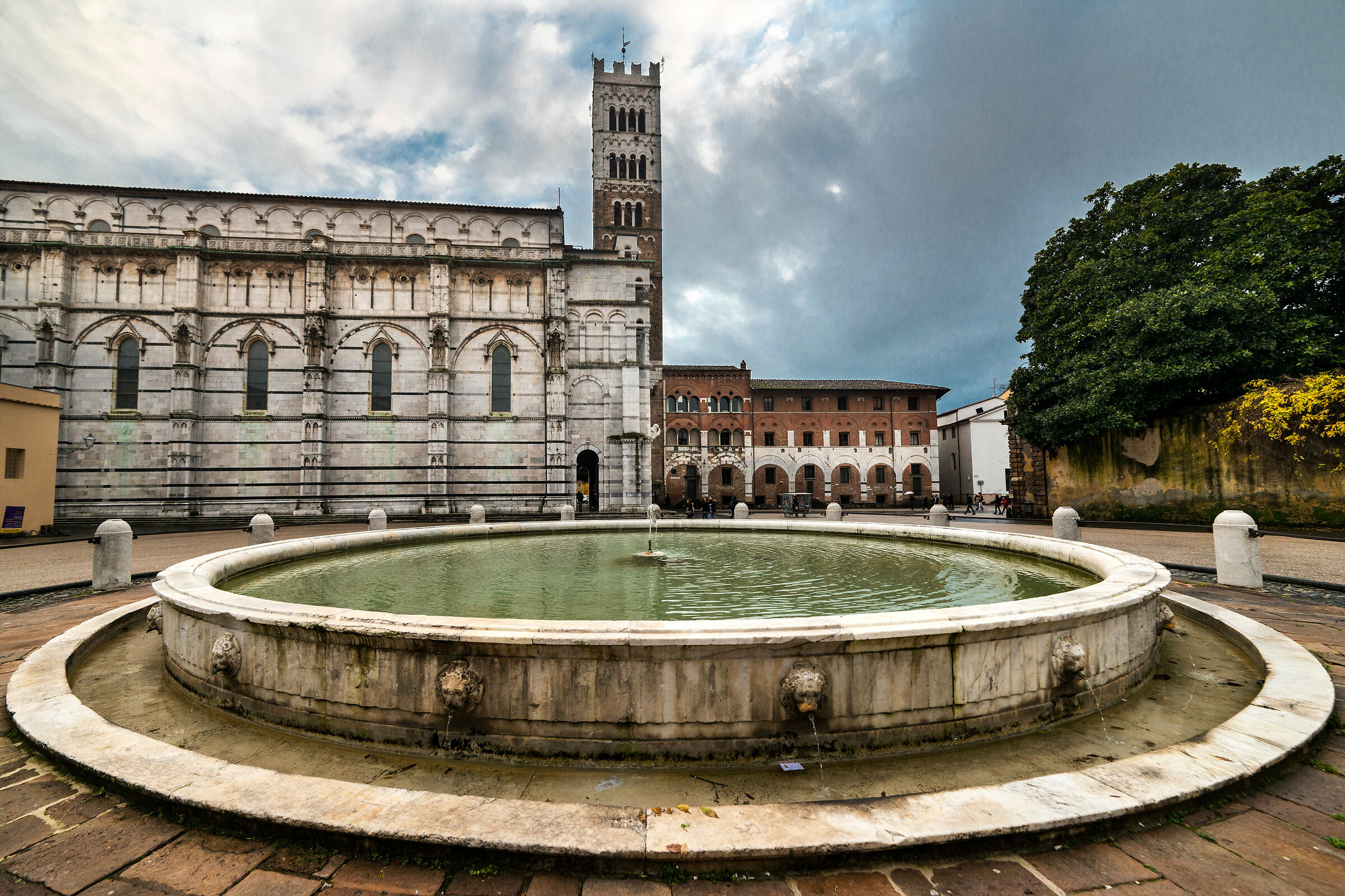 Lucca, piazza Antelminelli
