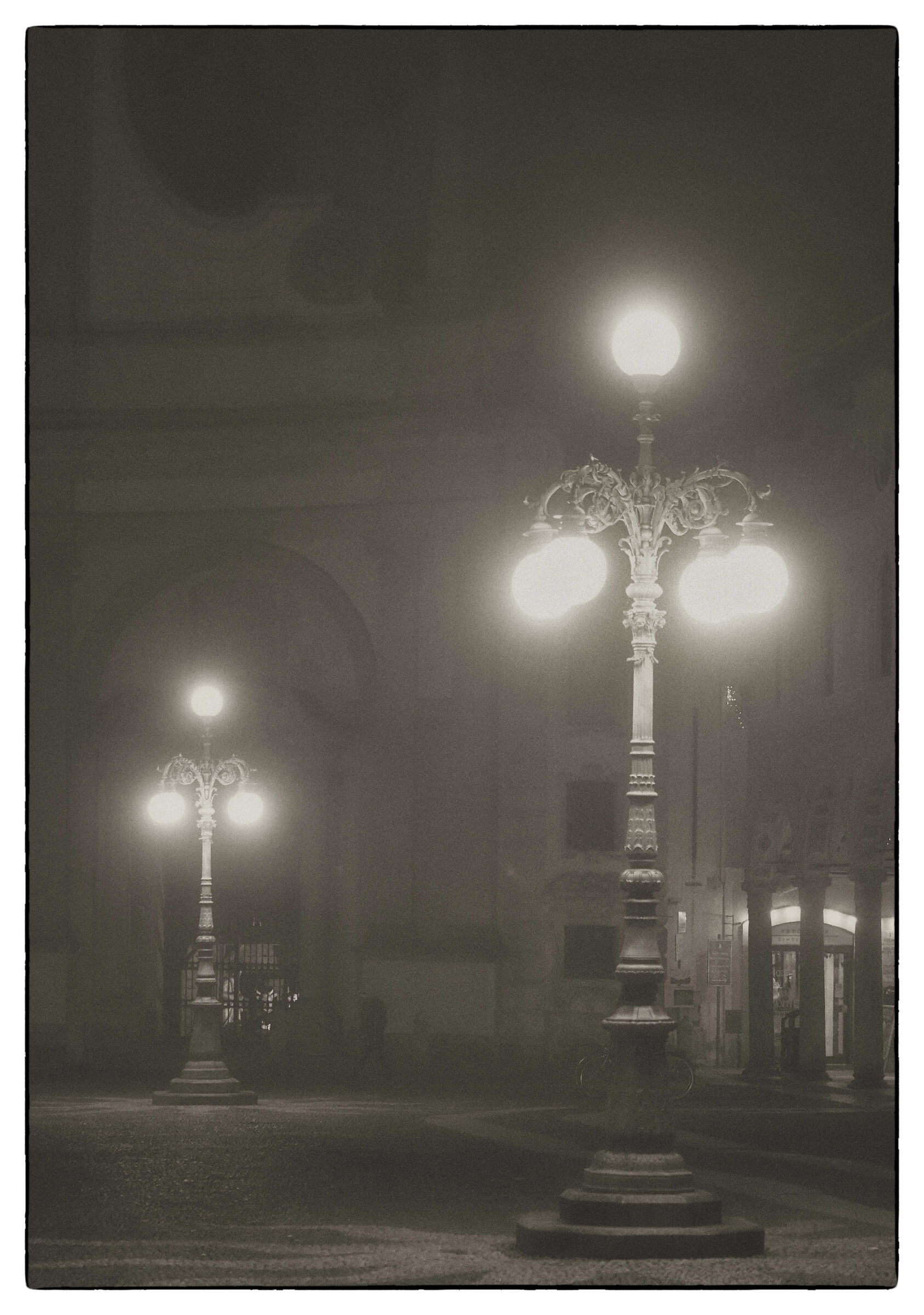 An evening of (light) fog in Ducale Square