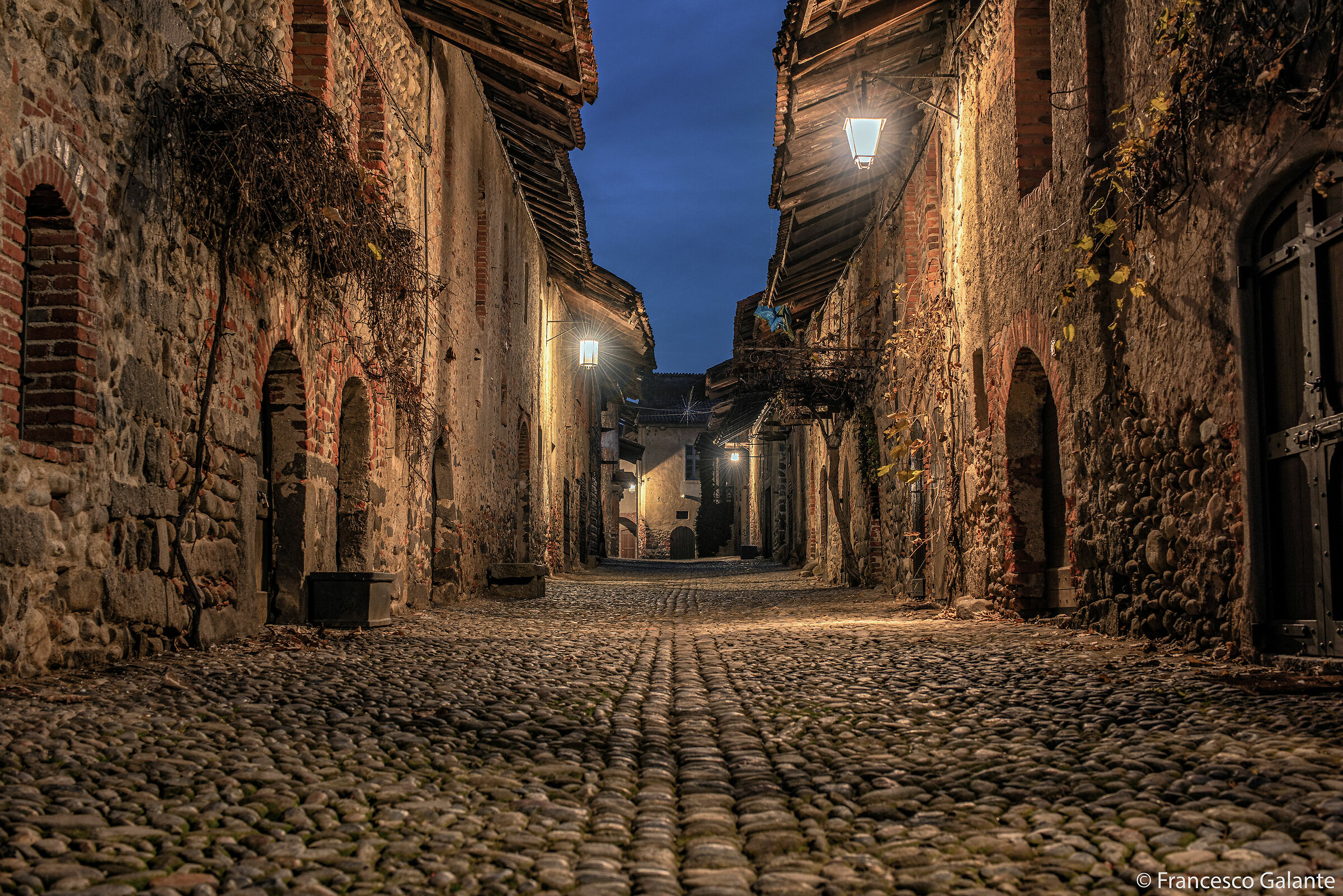 Ricetto di Candelo in Notturna 2