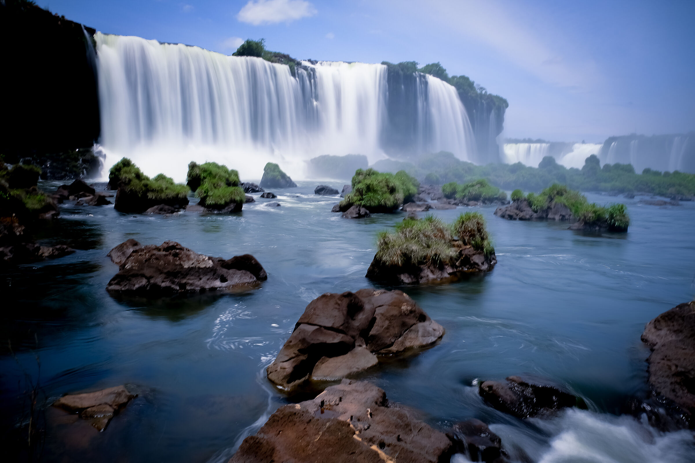 Iguazu falls 18mm, f:5.6, 1 sec, Iso 200 (Filter nd)