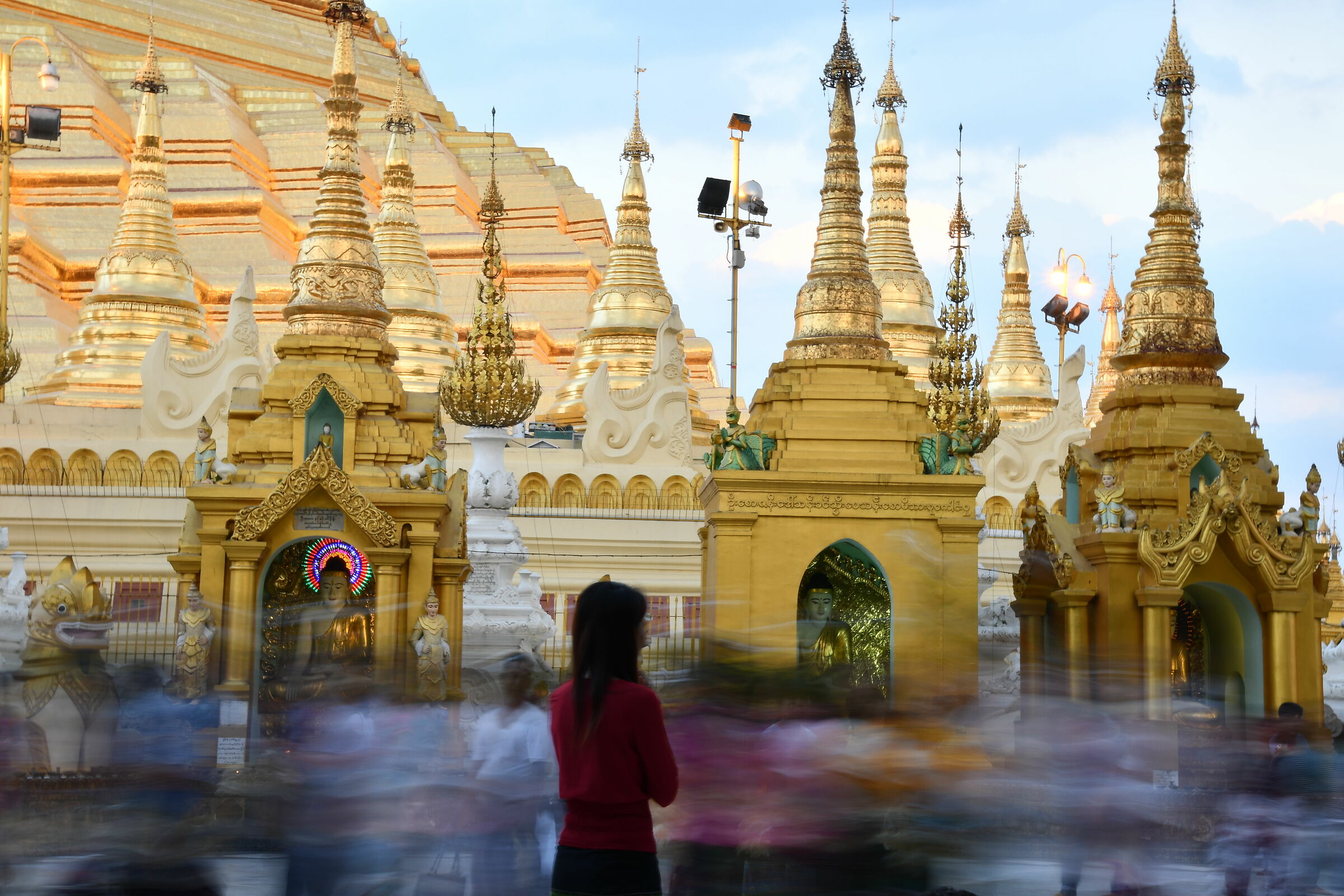 Waiting for sunset at The Shwedagon Pagoda