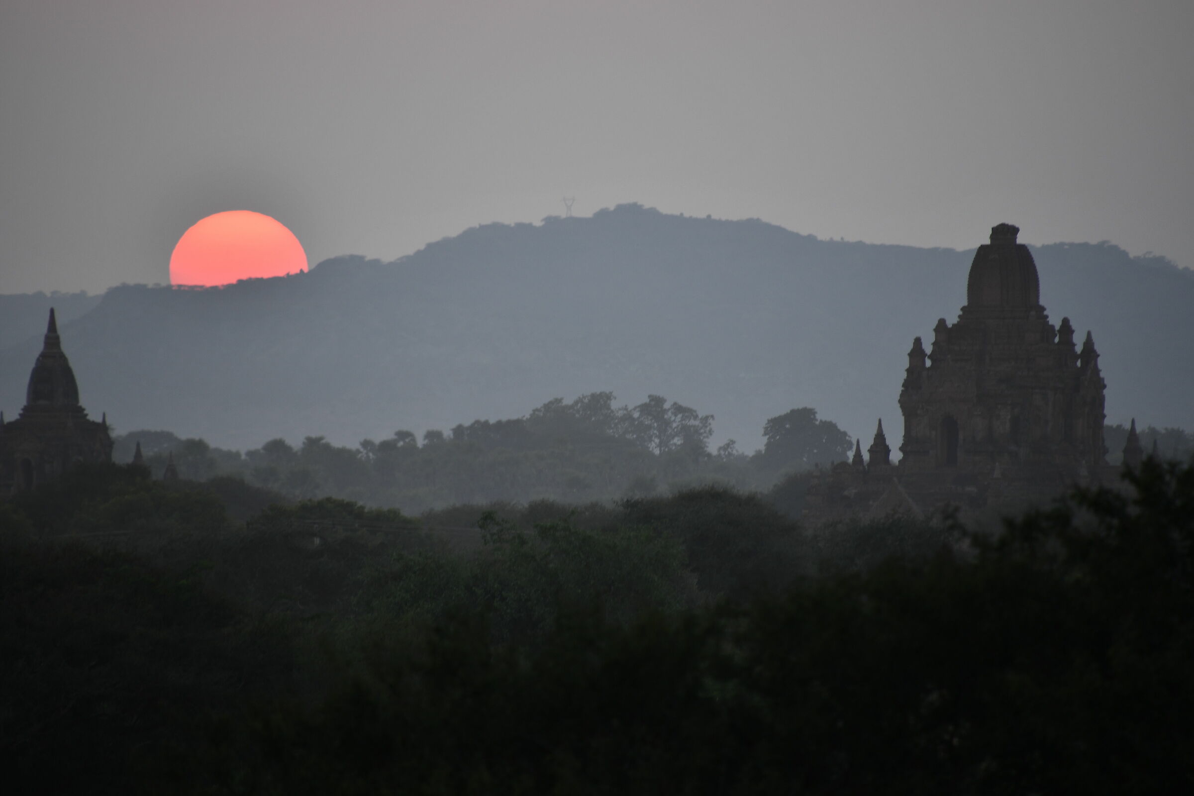 Tramonto a Bagan