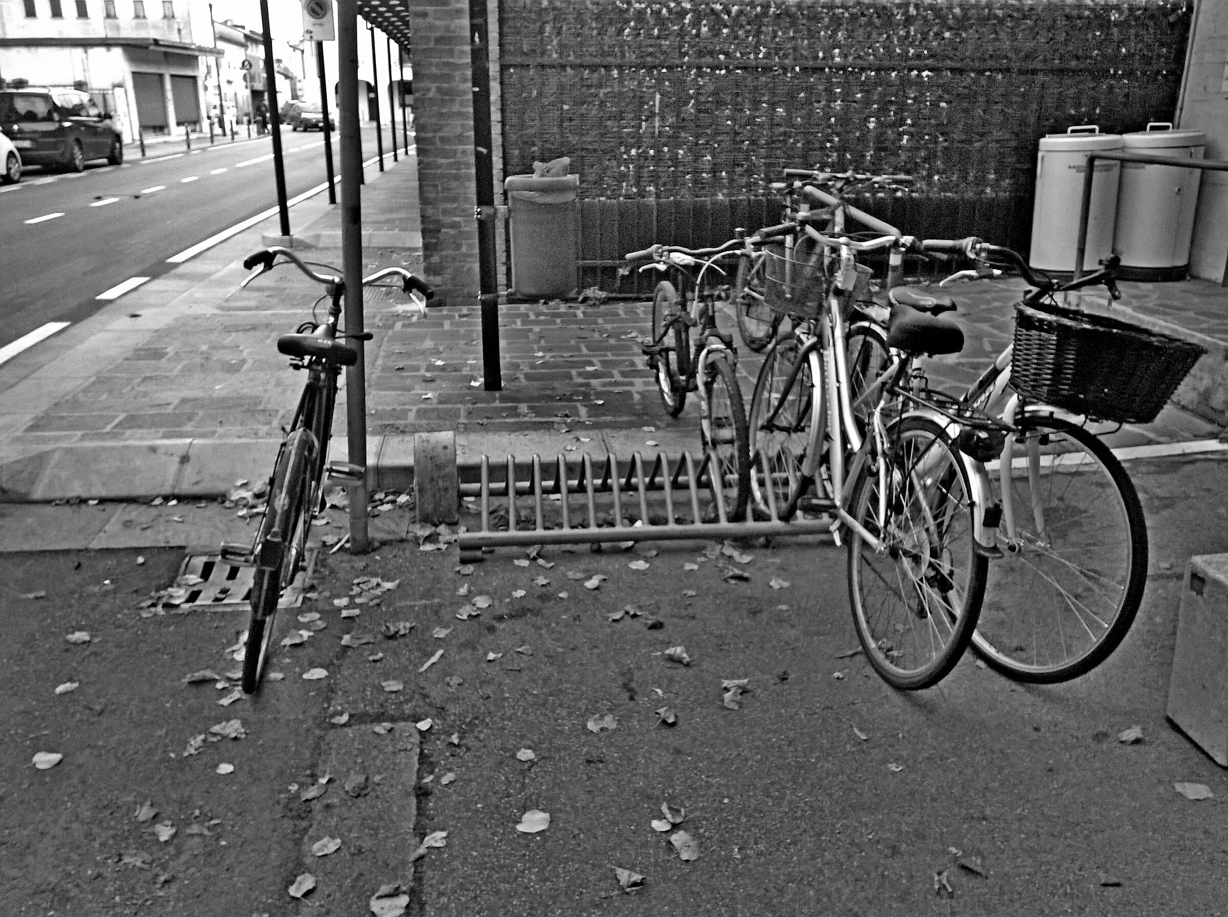 Parcheggio all'italiana in doppia fila!