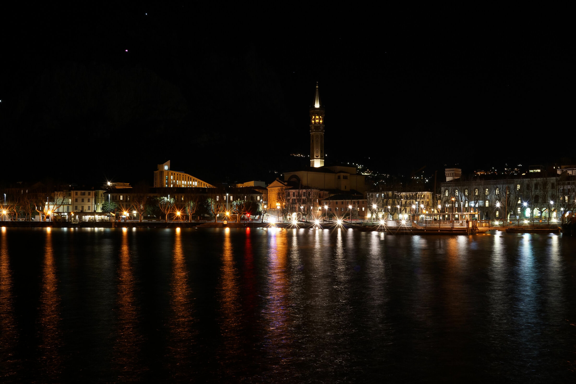 Lecco, winter night 2