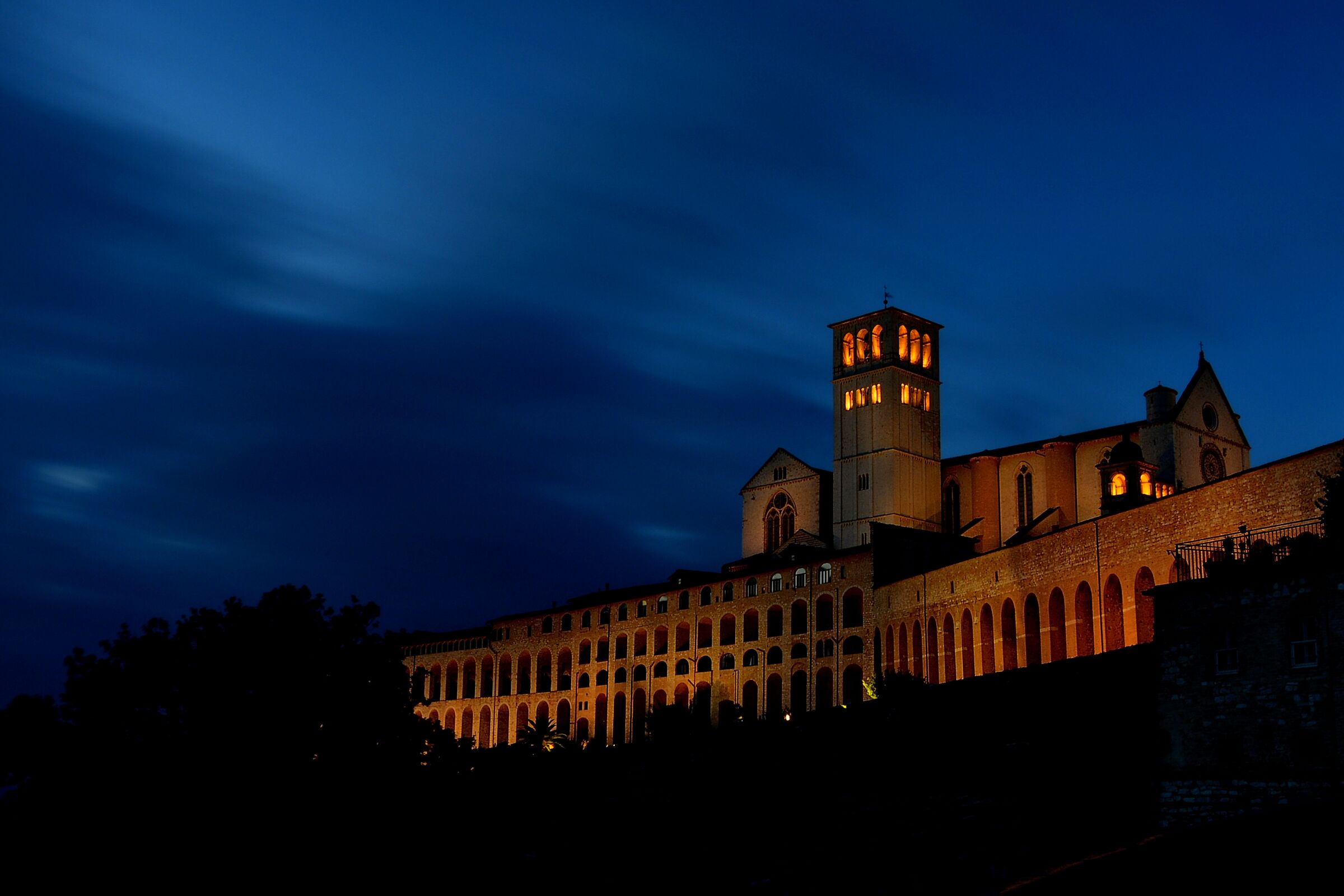 Basilica di S.Francesco in ora blu avanzata