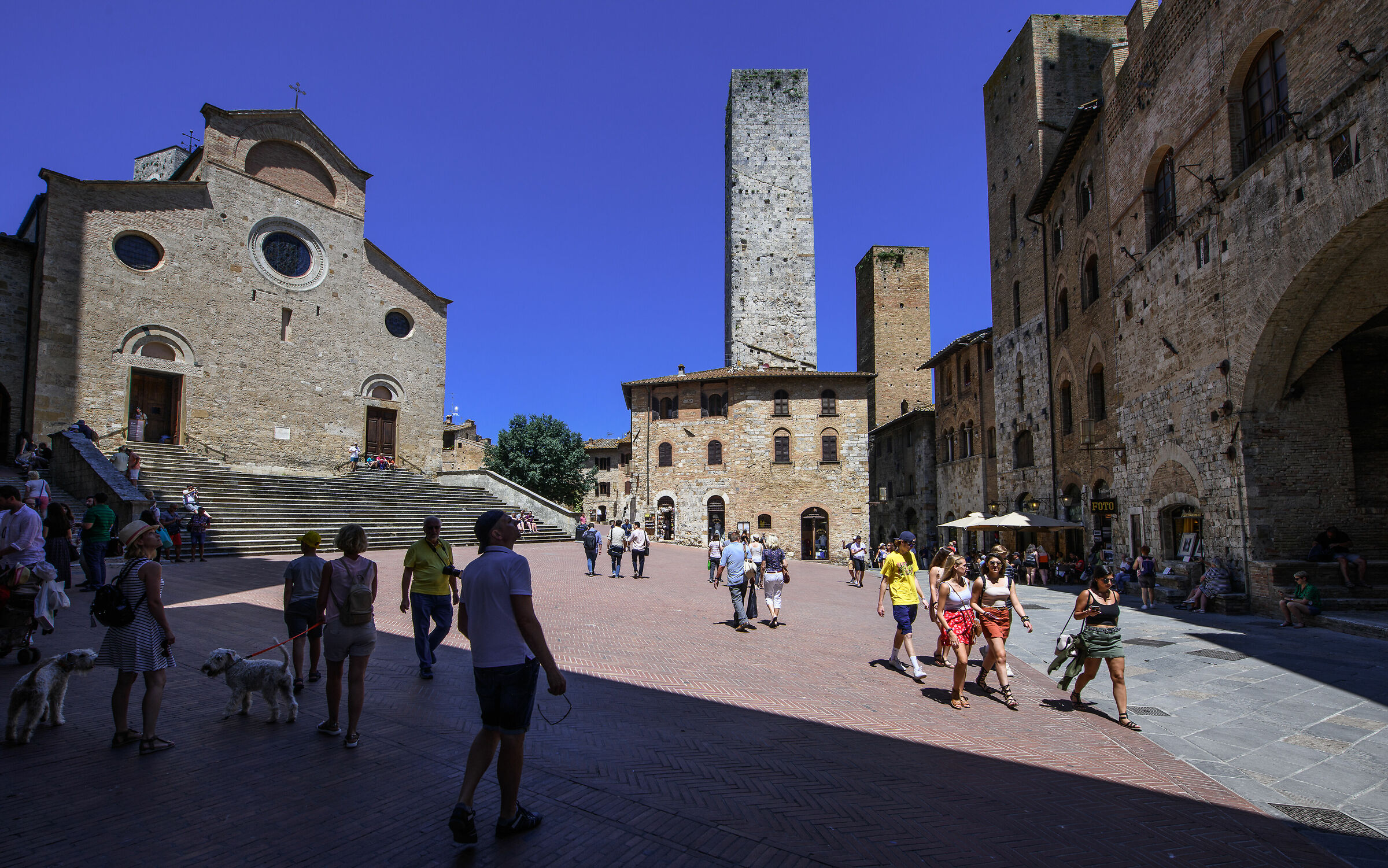 S.Gimignano (Si): Piazza Duomo