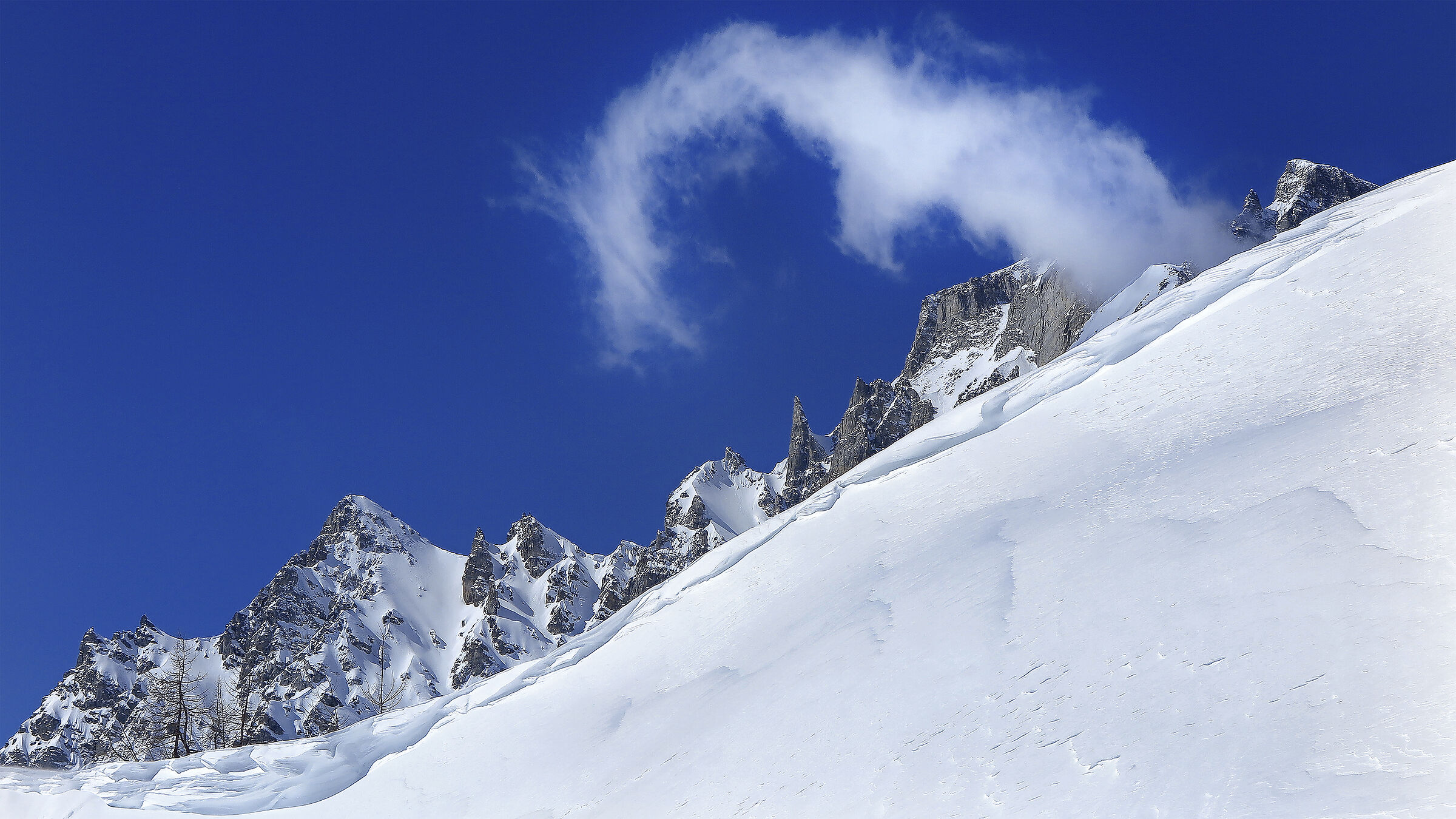 un drago sopra le cime di Cornera...