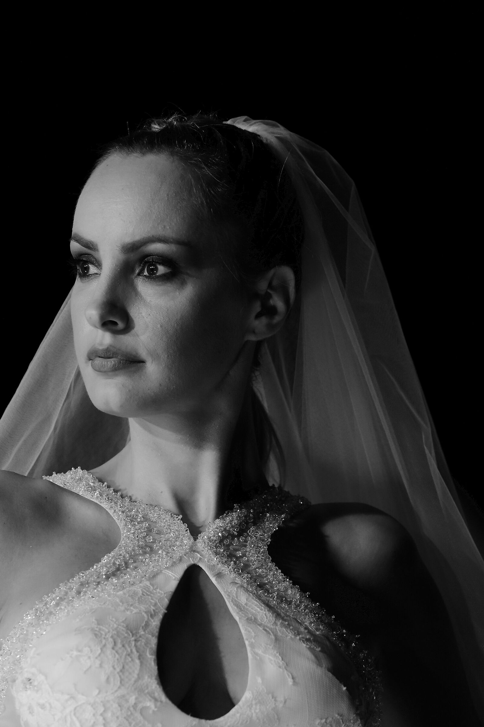 Carisma in abito bianco