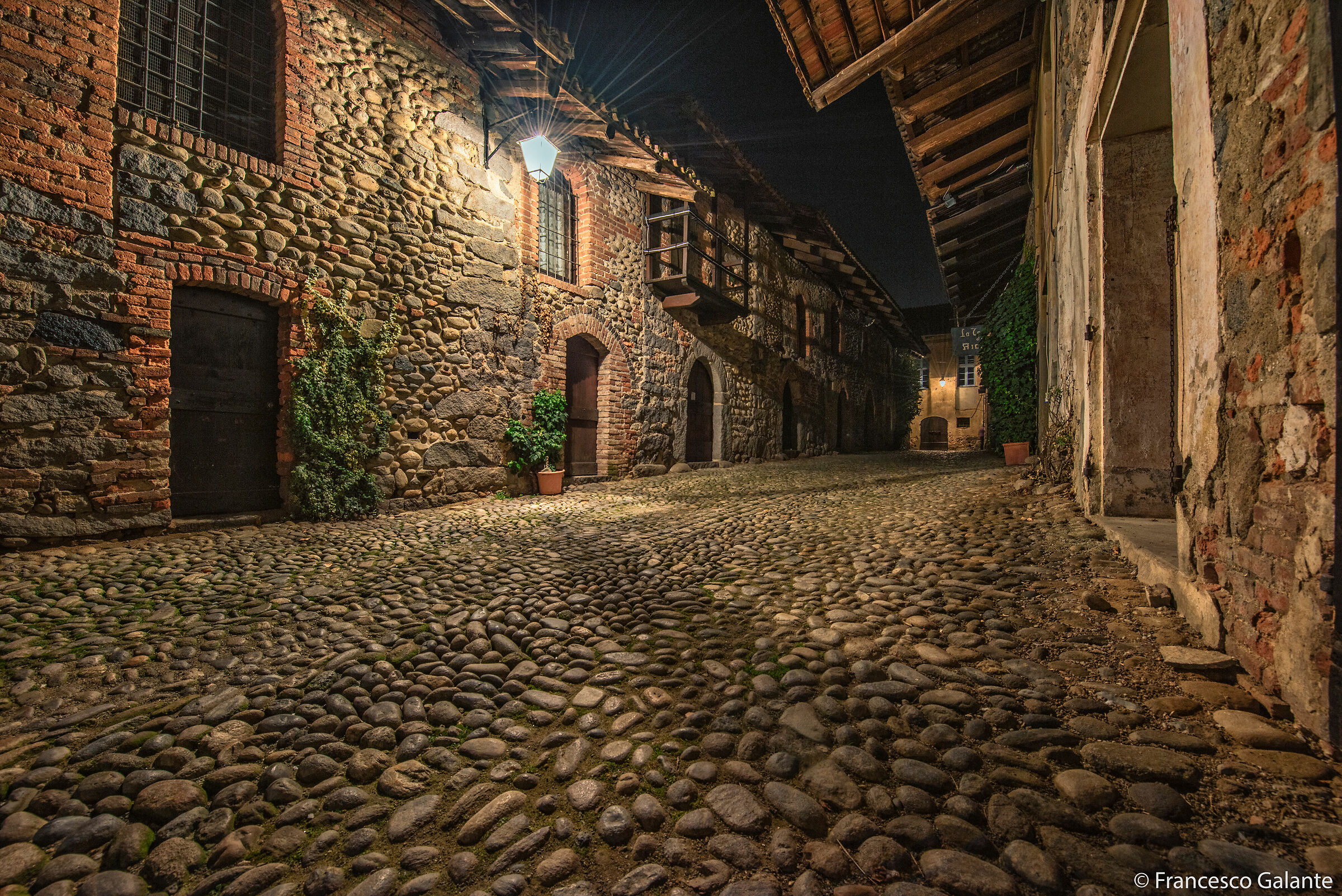 Ricetto di Candelo in Notturna 5