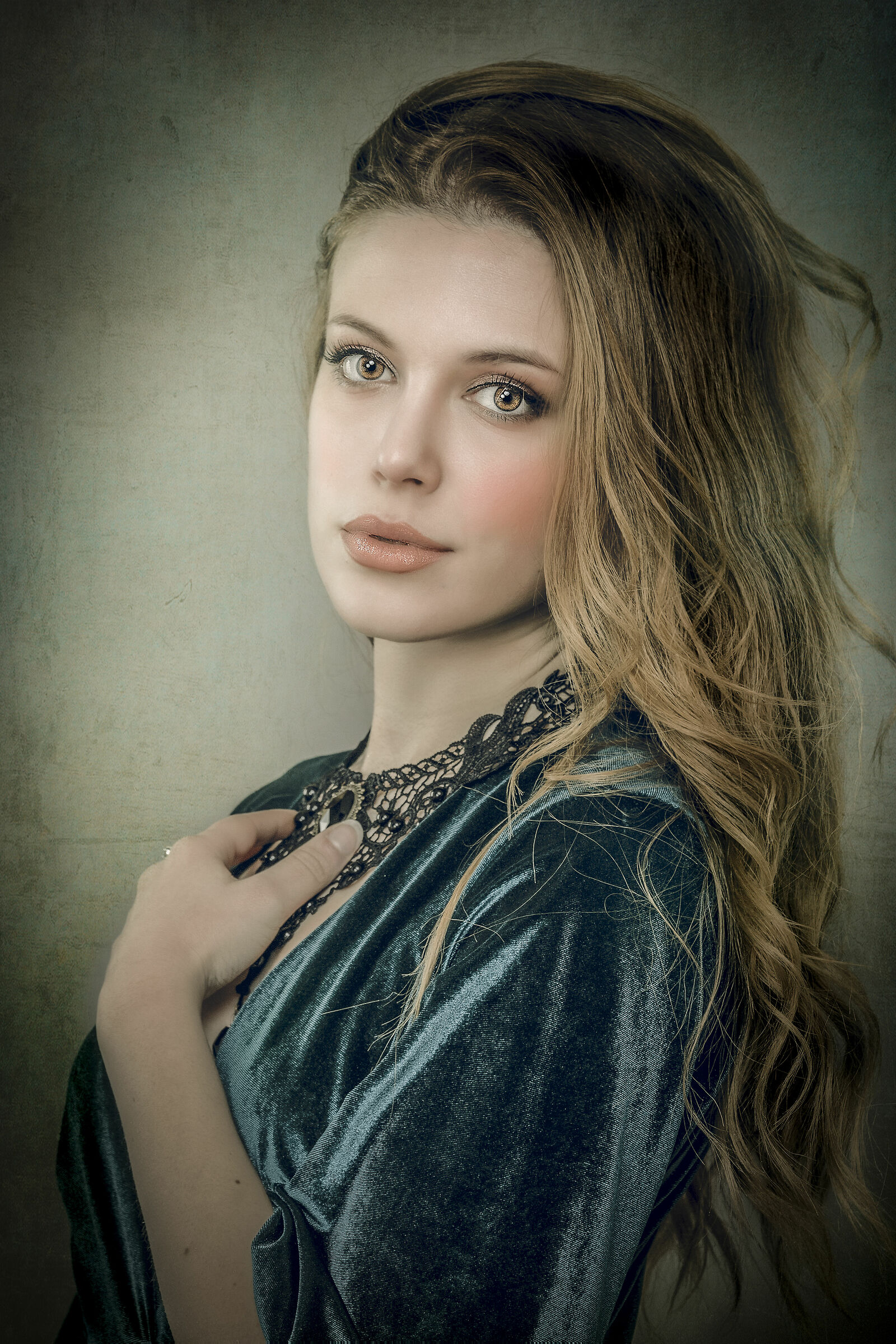 Like a former dama.....