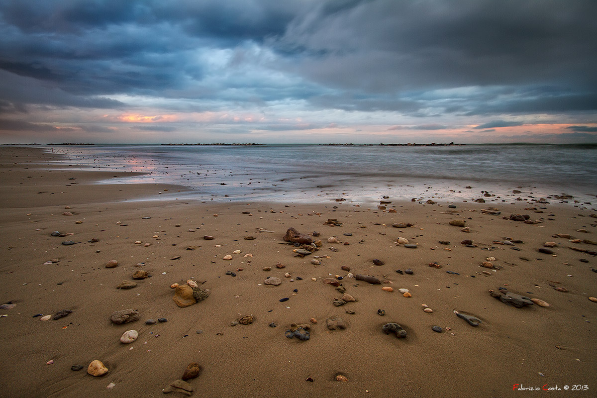 Sassi sul bagnasciuga