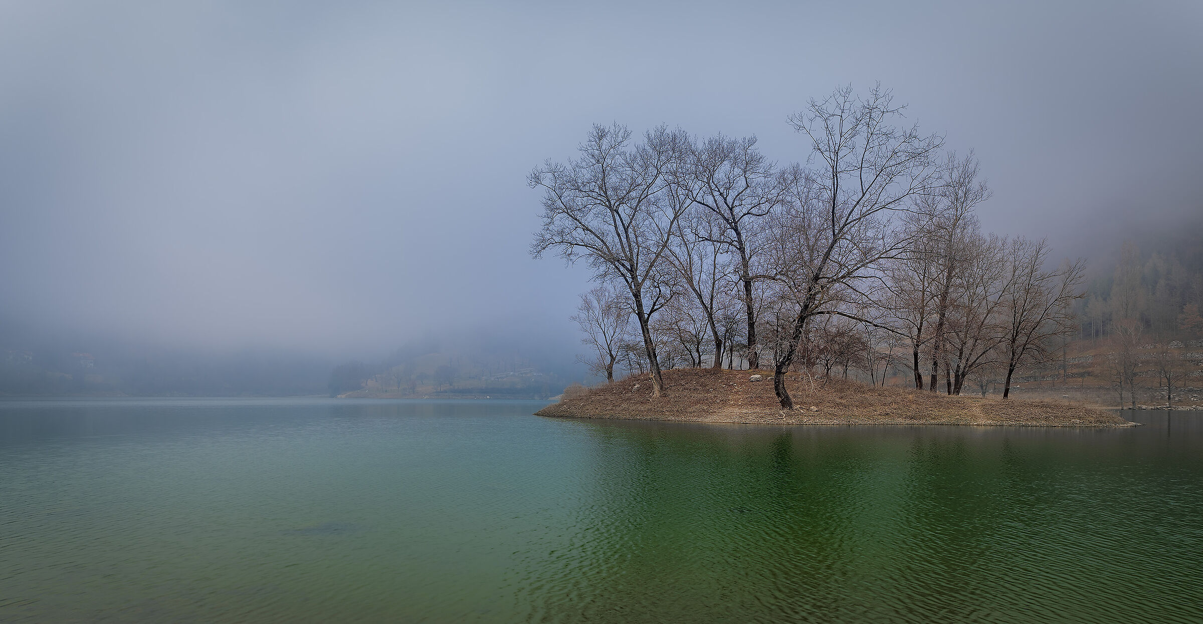 Nebbie di febbraio - Lago di Tenno (tn)