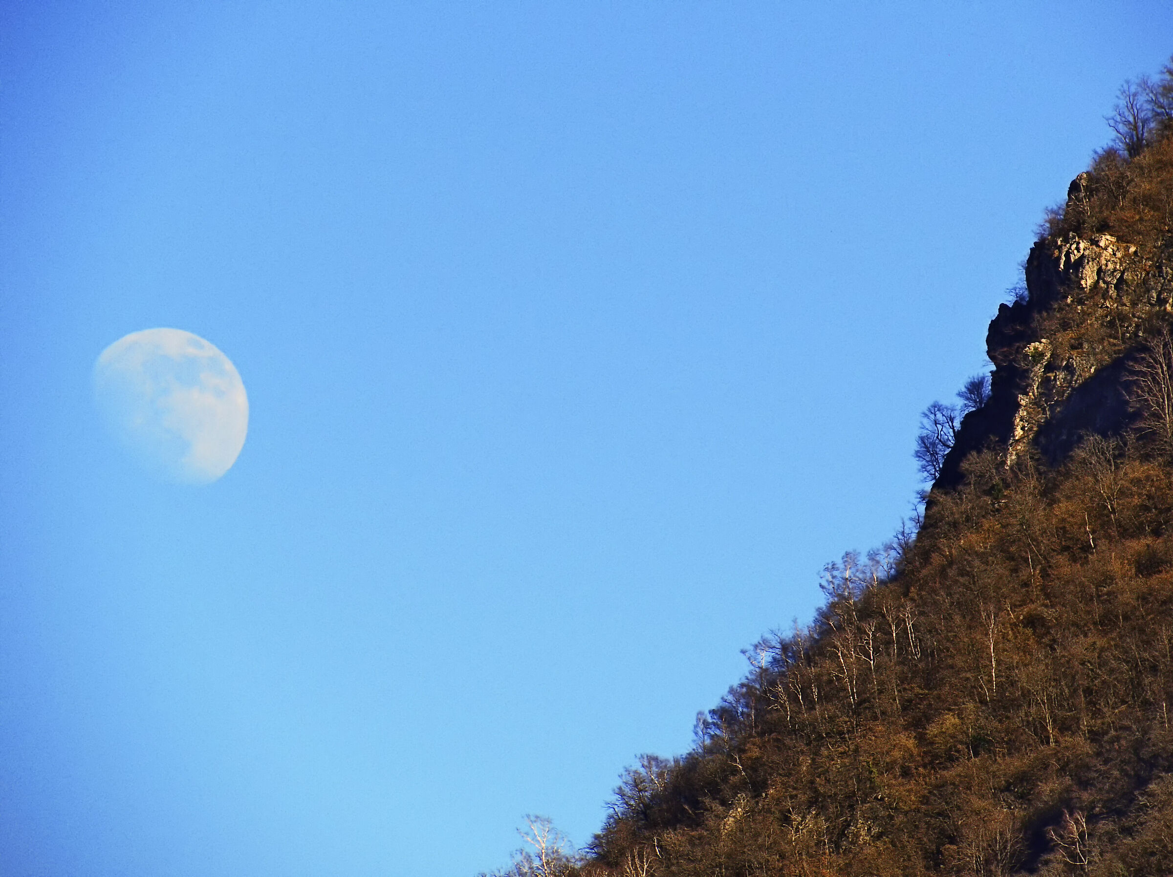 rocce lontane nel tempo e nello spazio