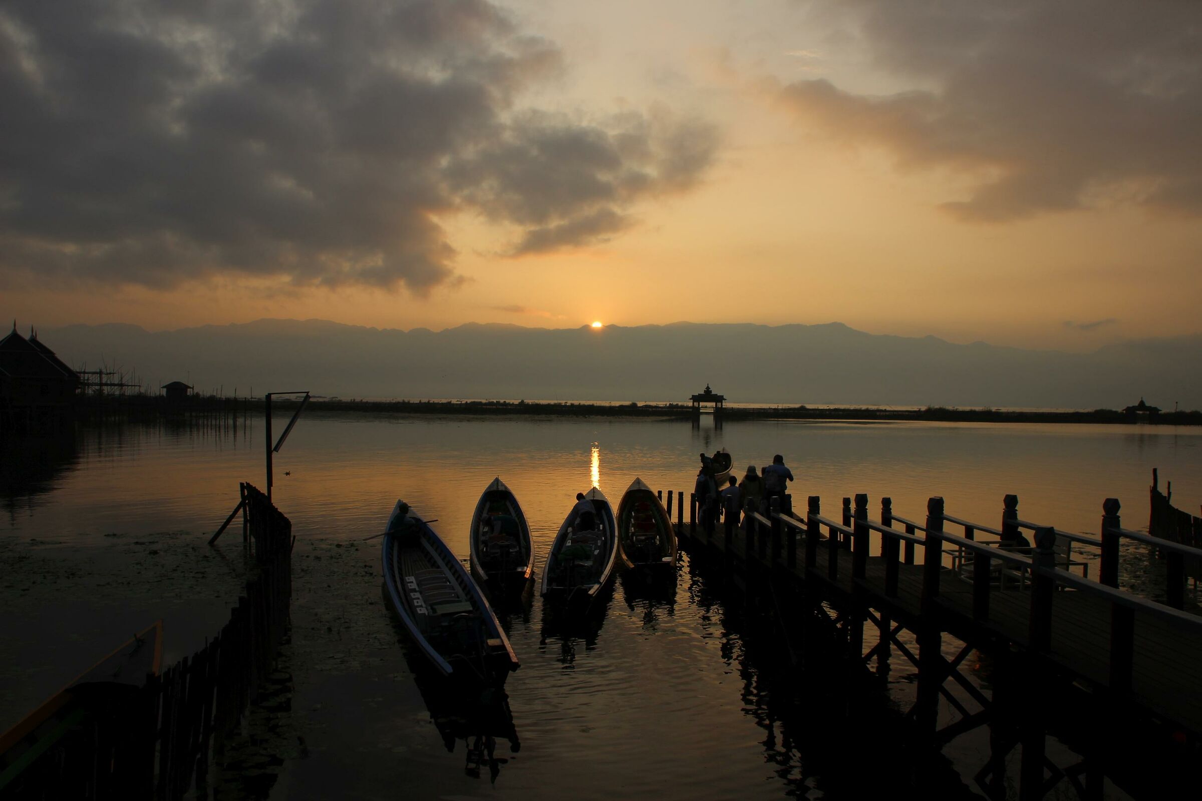 Tramonto sul Lago Inle