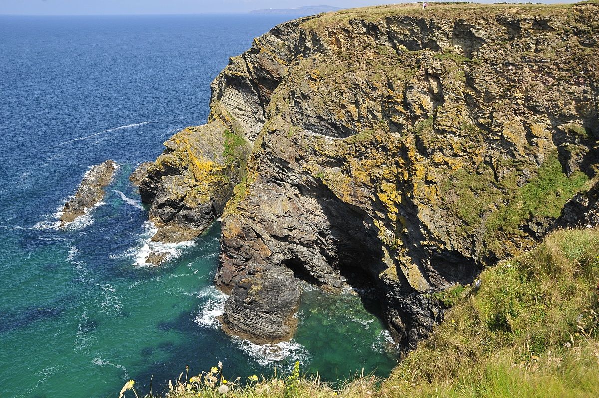 scogliera collassa!FILMATO spettacolare