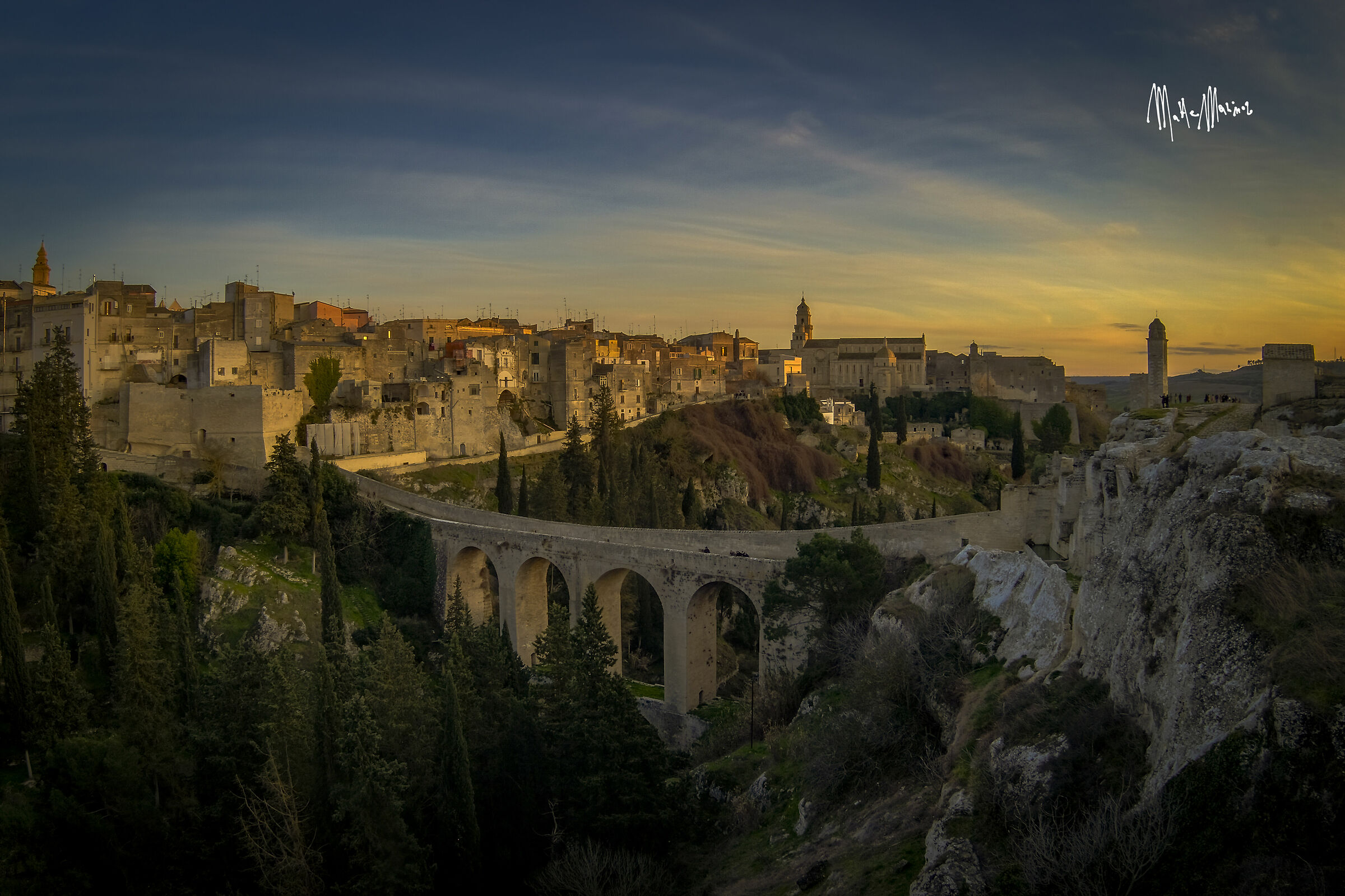 Le Gravine e il ponte dell'acquedotto