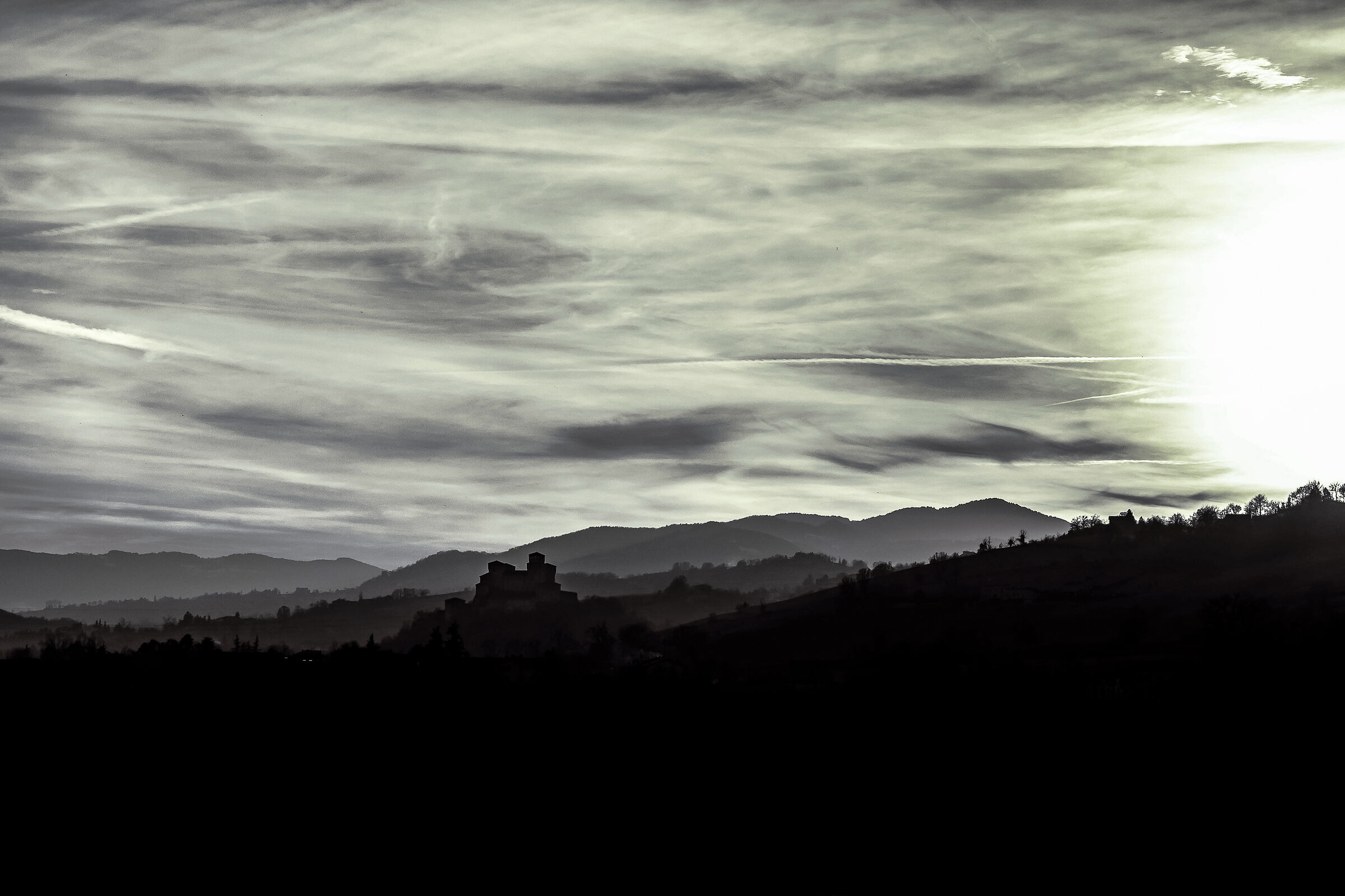 Scie come raggi di sole per il castello