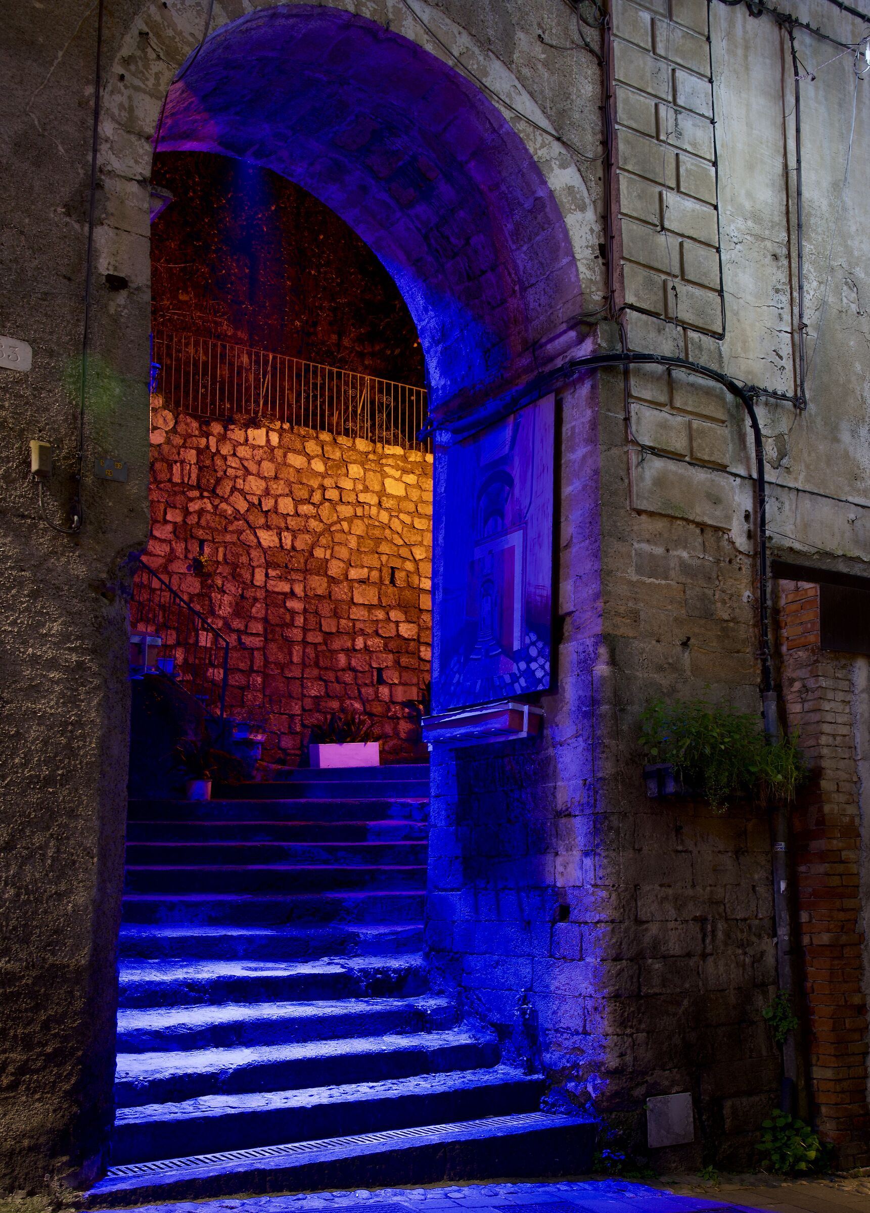 Portal in blue
