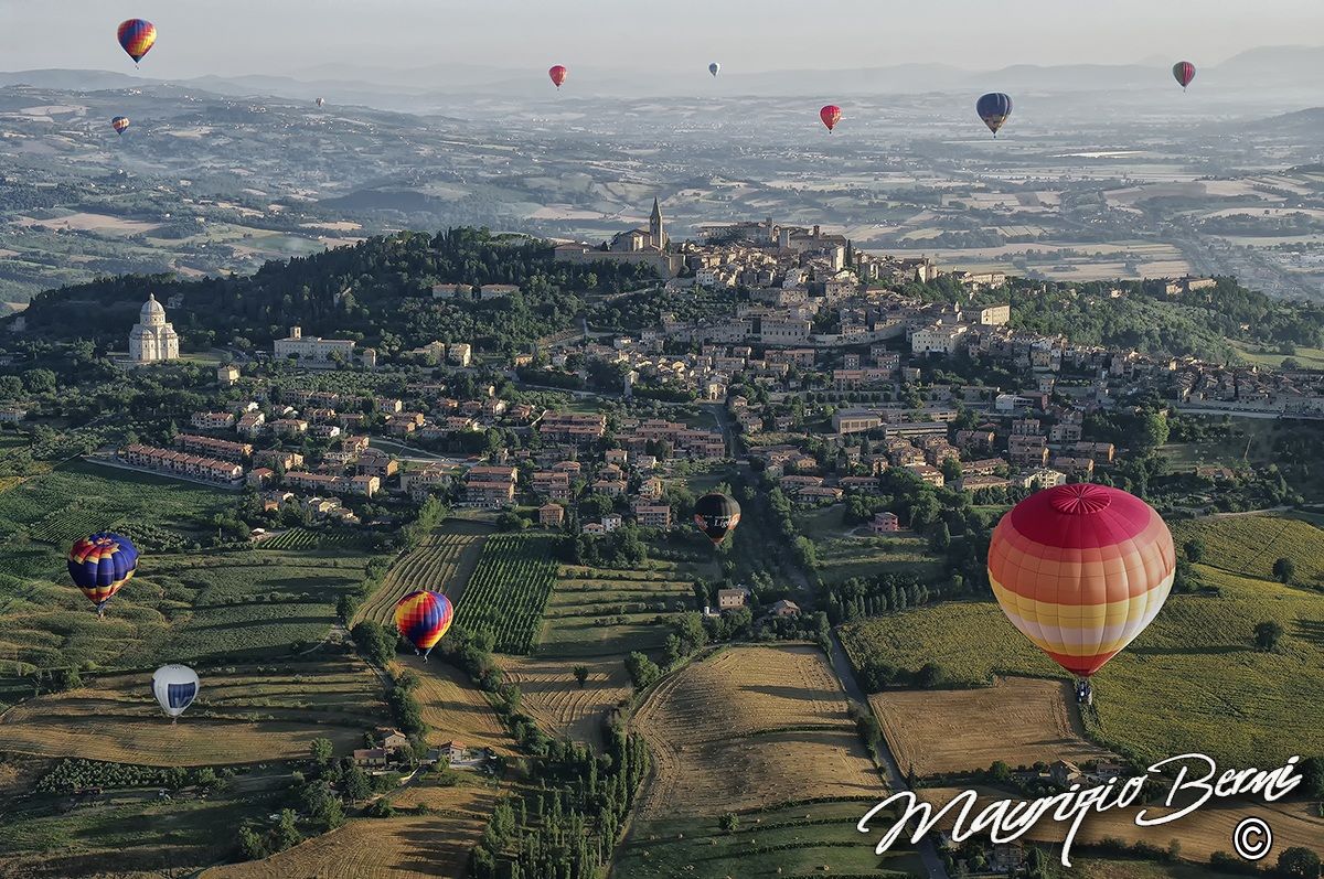 Alba in volo su todi