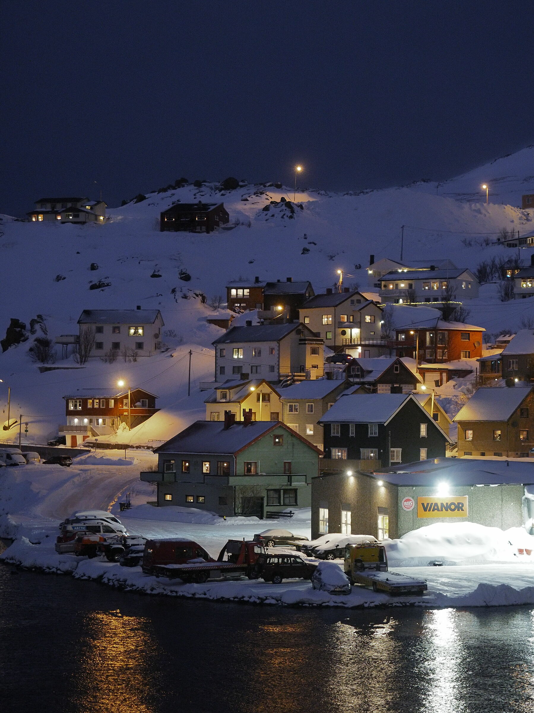 Views of Honningsvg just after sunset
