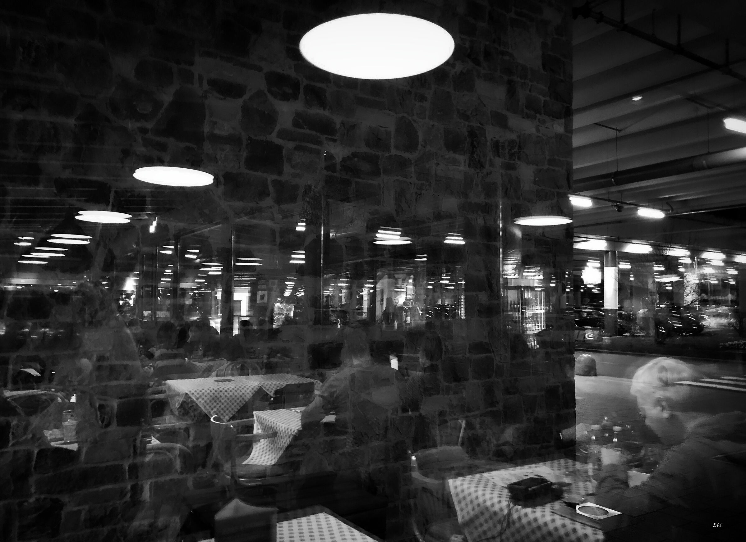 attraverso i riflessi