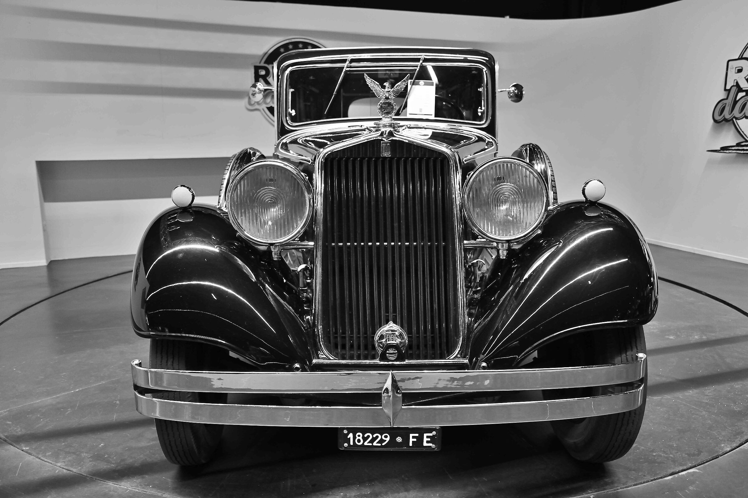 Fiat 2500 - ruotedasogno.com - Reggio Emilia