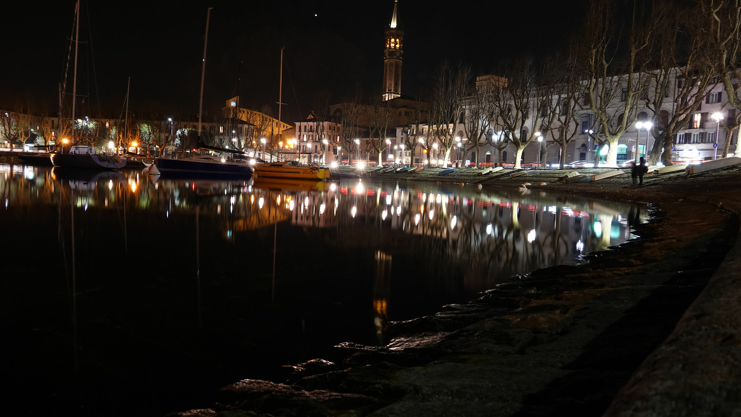 Lecco, night from Malgrate