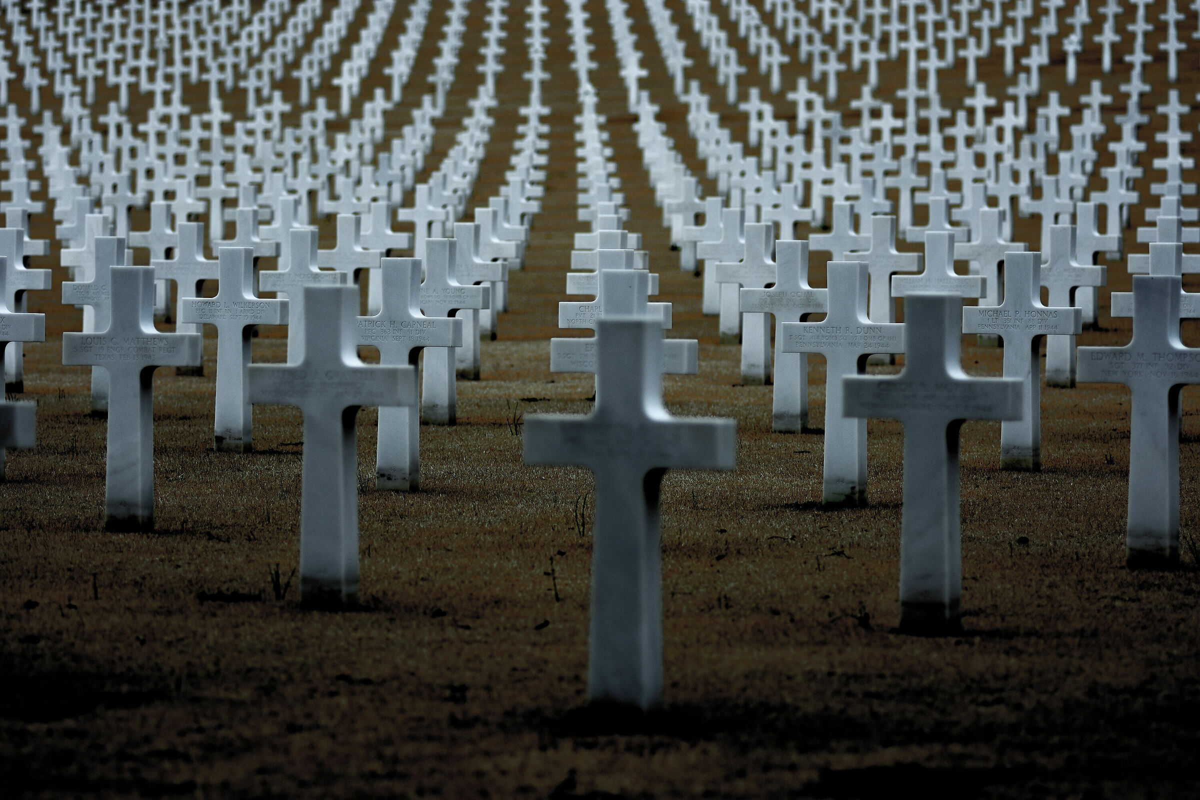 Quattromilaquattrocentodue Lacrime