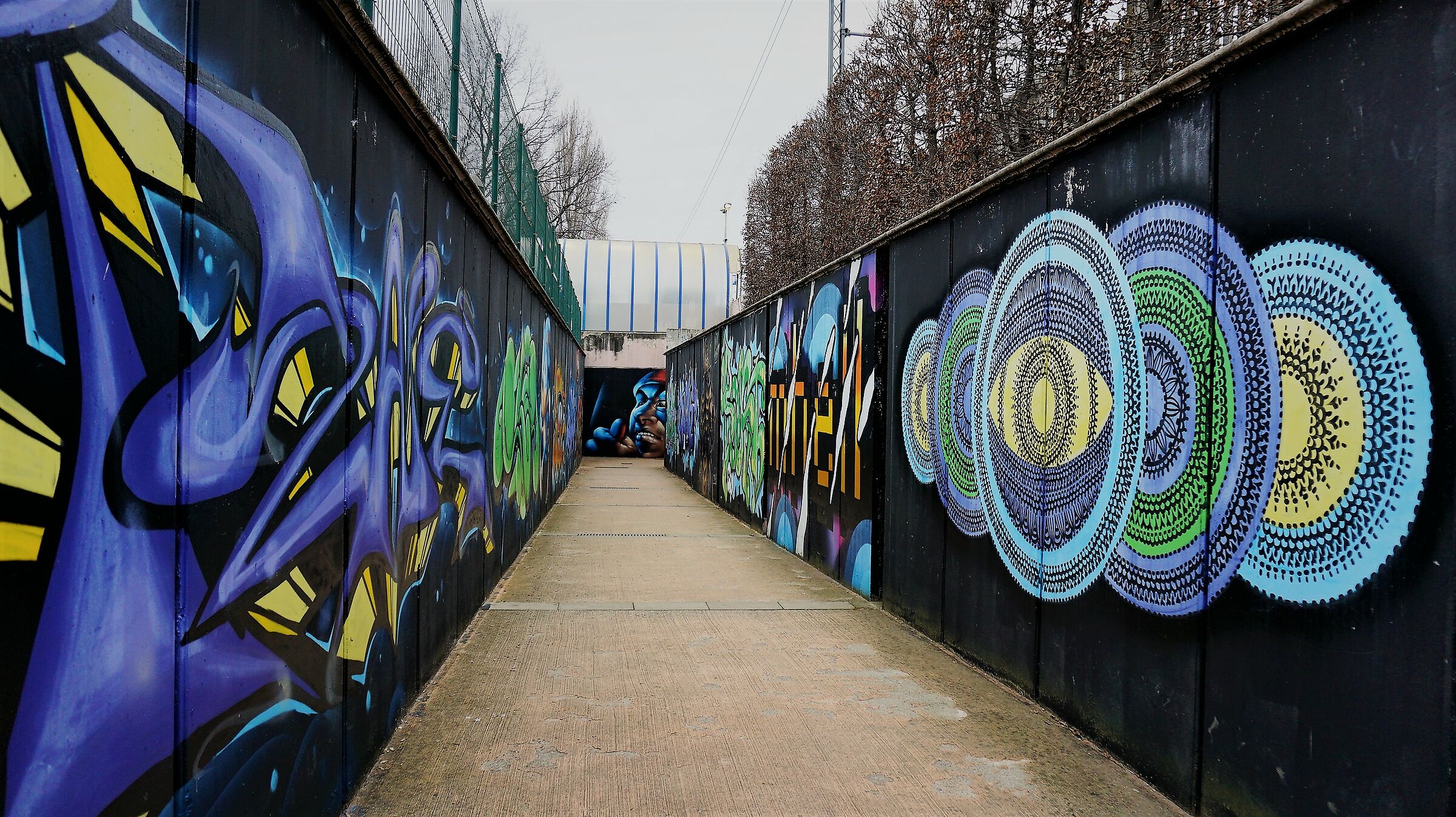 Street Art in the conduit of the usual station