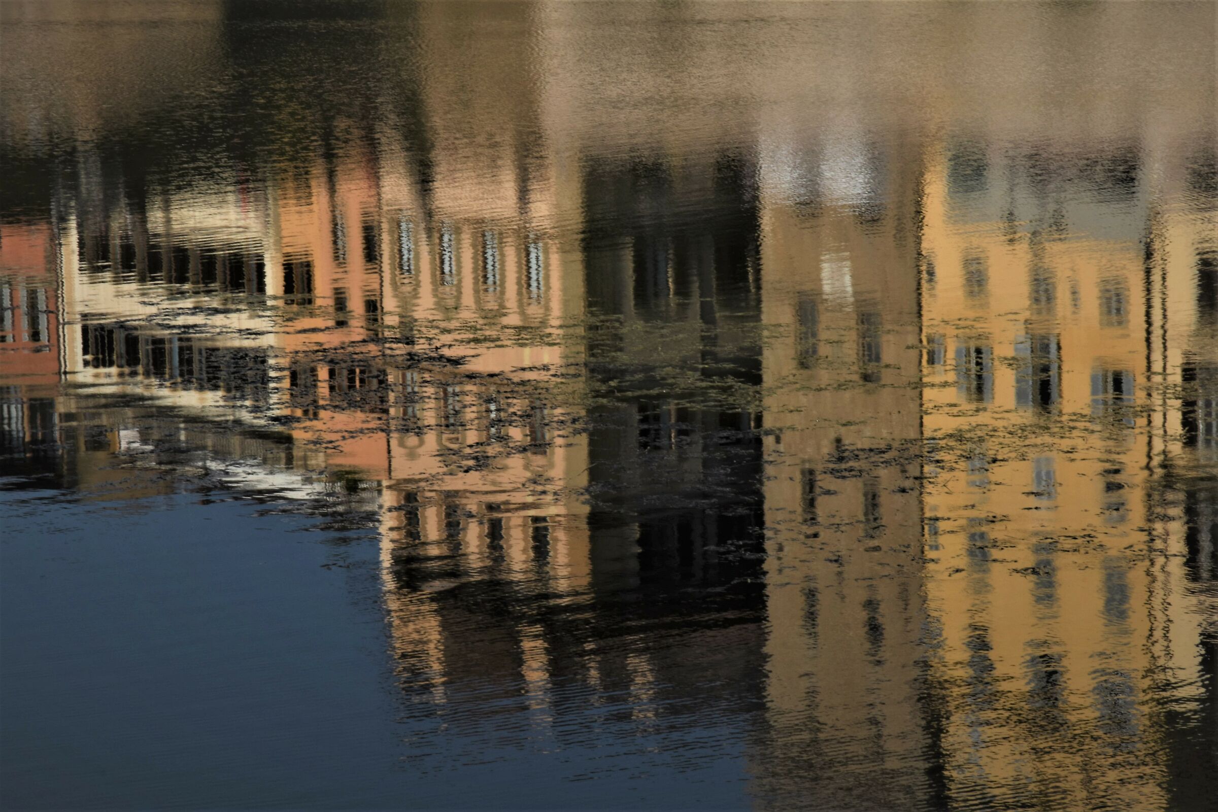 Ponte Vecchio  riflesso sponda  destra dell Arno