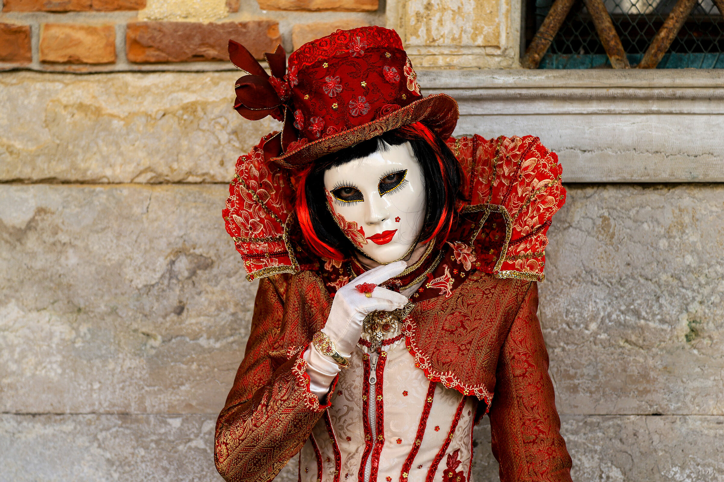 The mischievous look of a mas chera