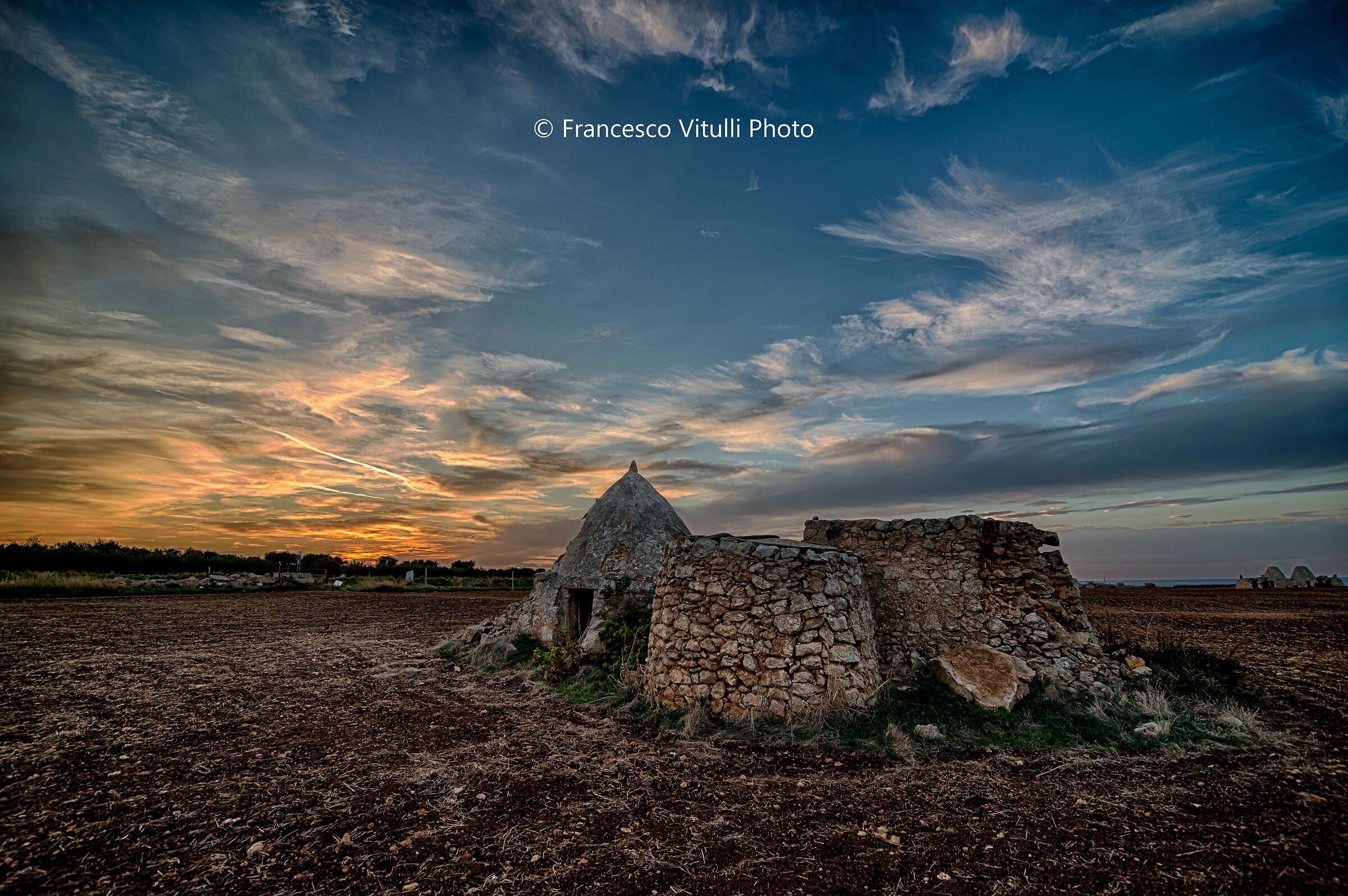 tramonto sui trulli